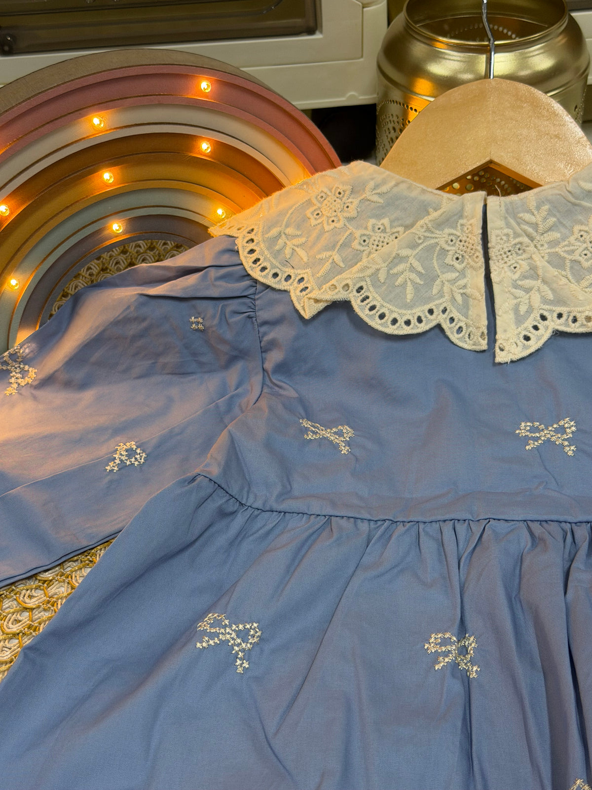 Vestido celeste con lazos