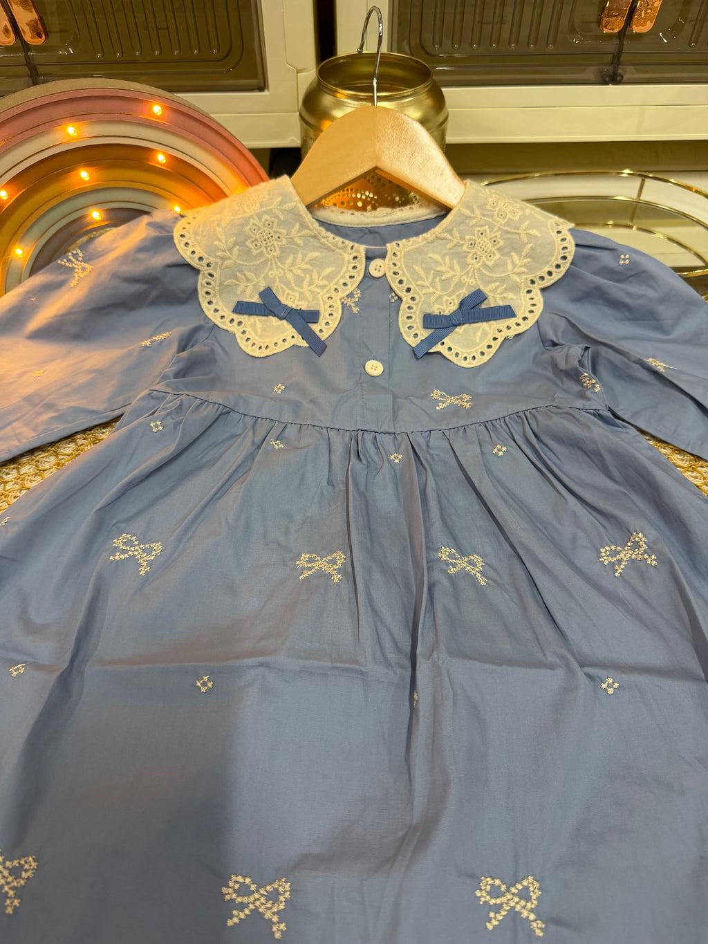 Vestido celeste con lazos