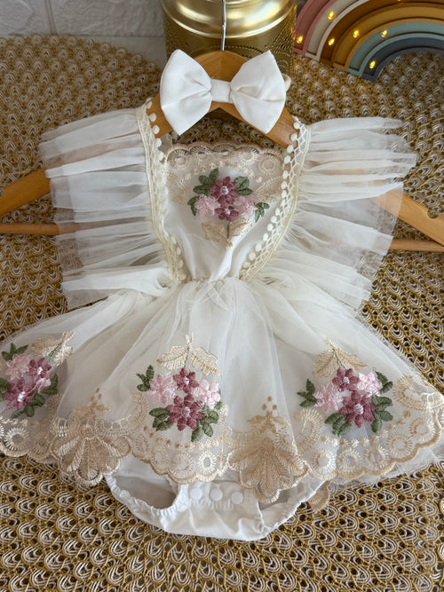 Vestido tull blanco floreado