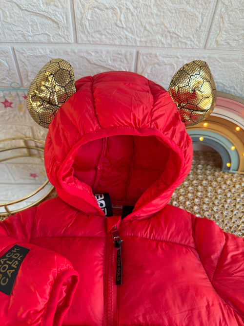 Chaqueta roja con dorado