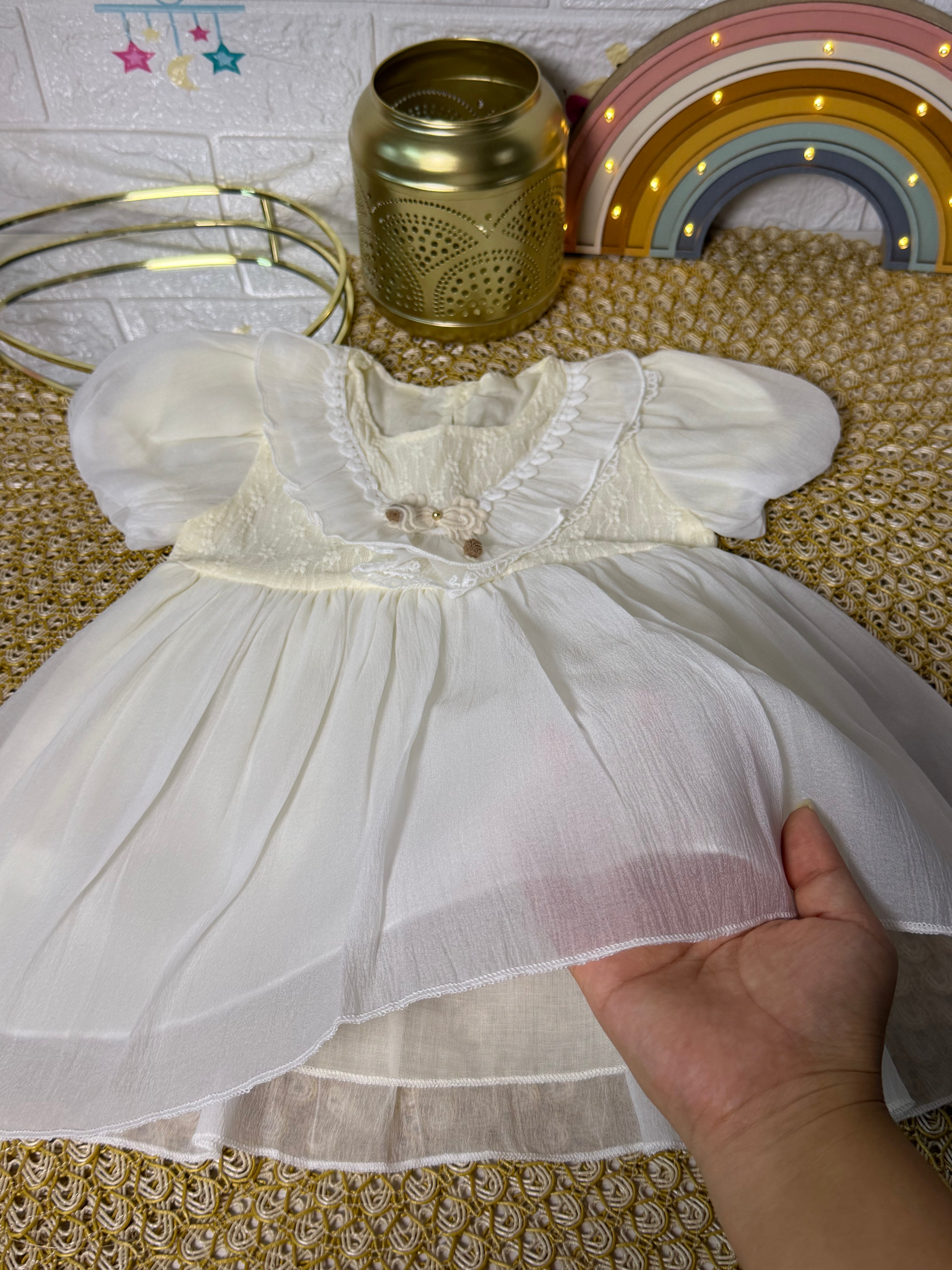 Vestido princesa cuello encaje