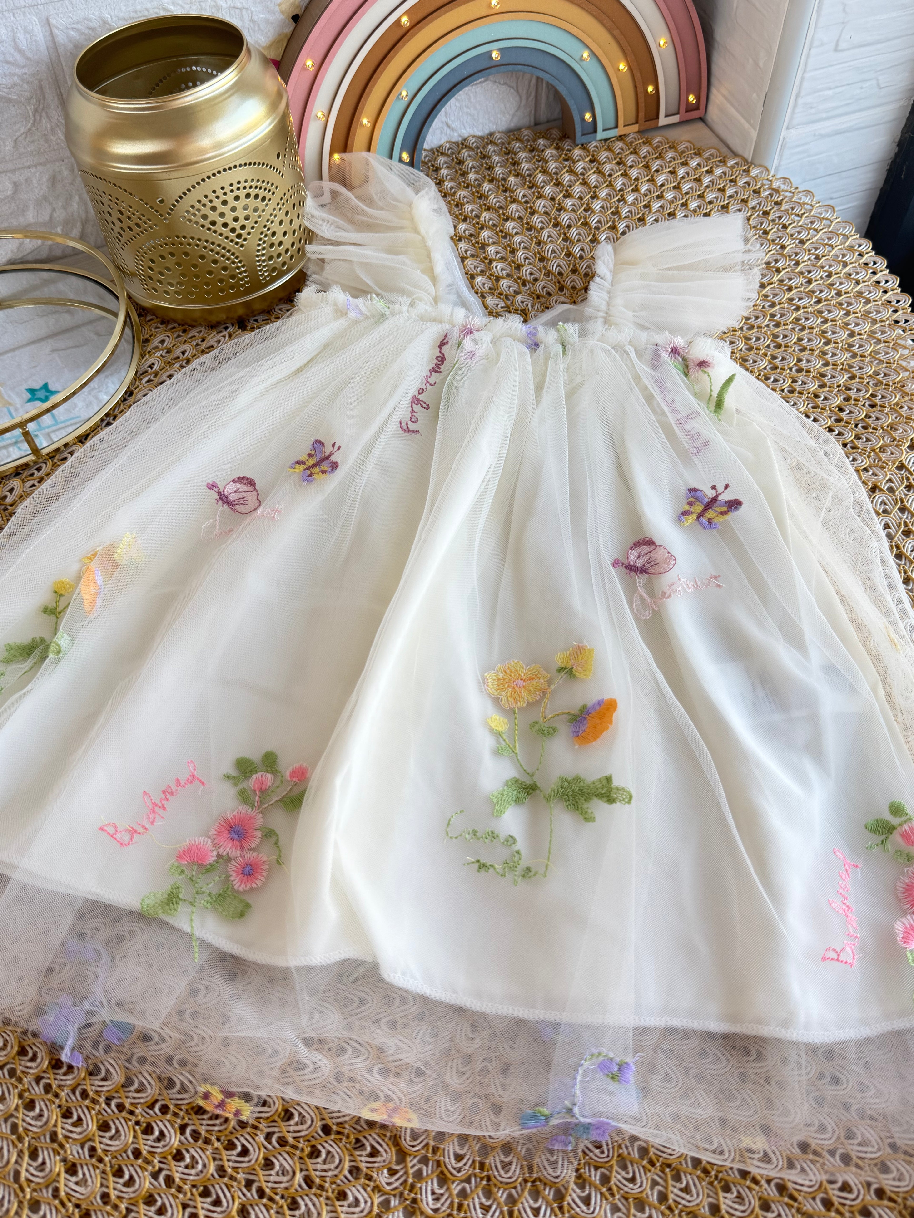 Vestido tull crema alas mariposa