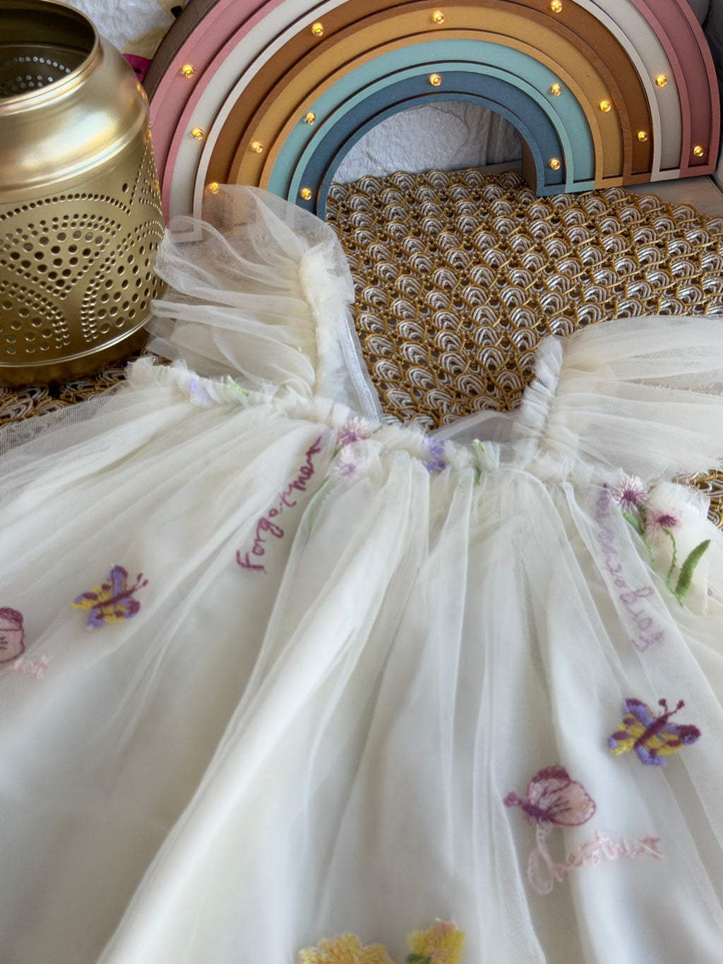 Vestido tull crema alas mariposa