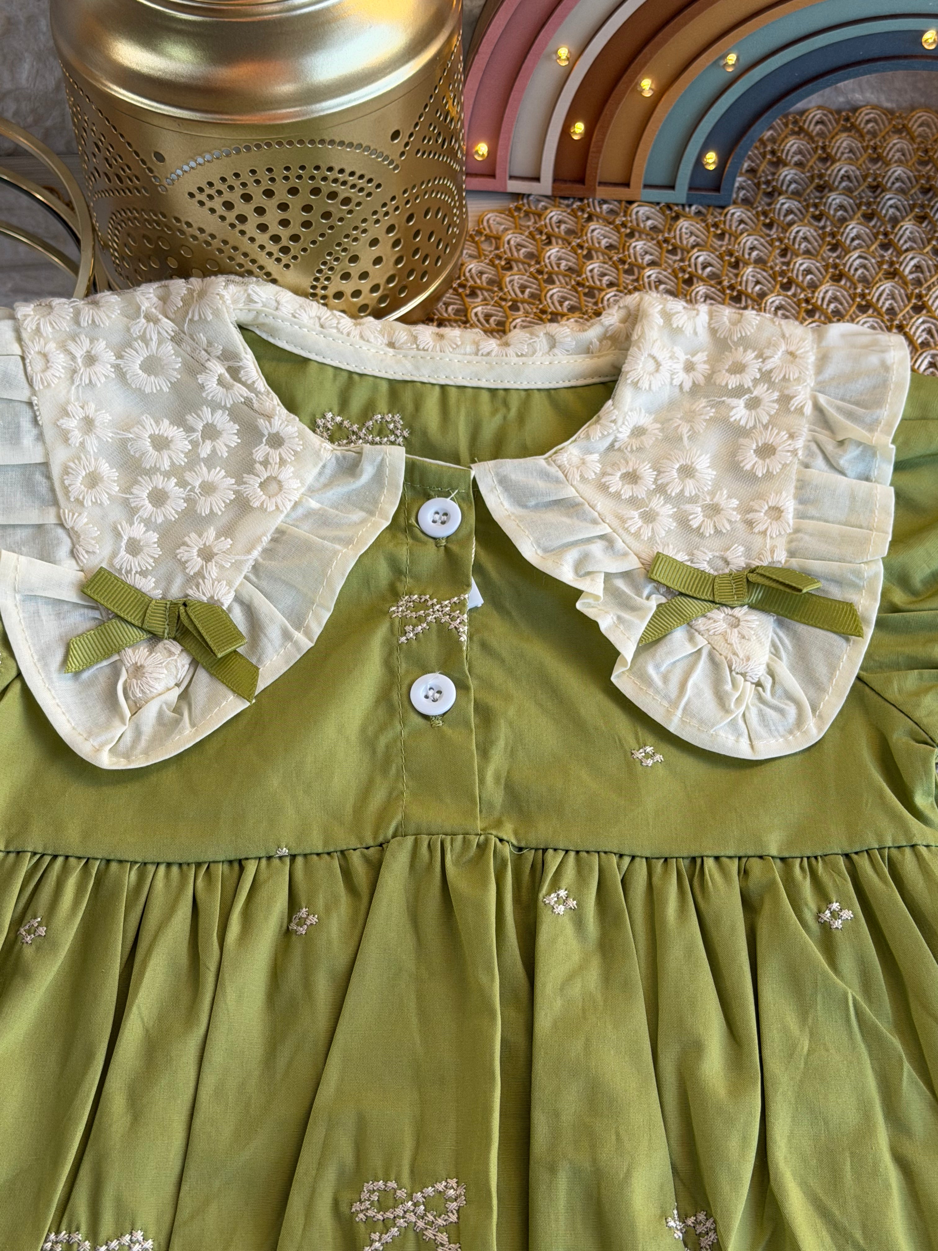 Body verde con lazos