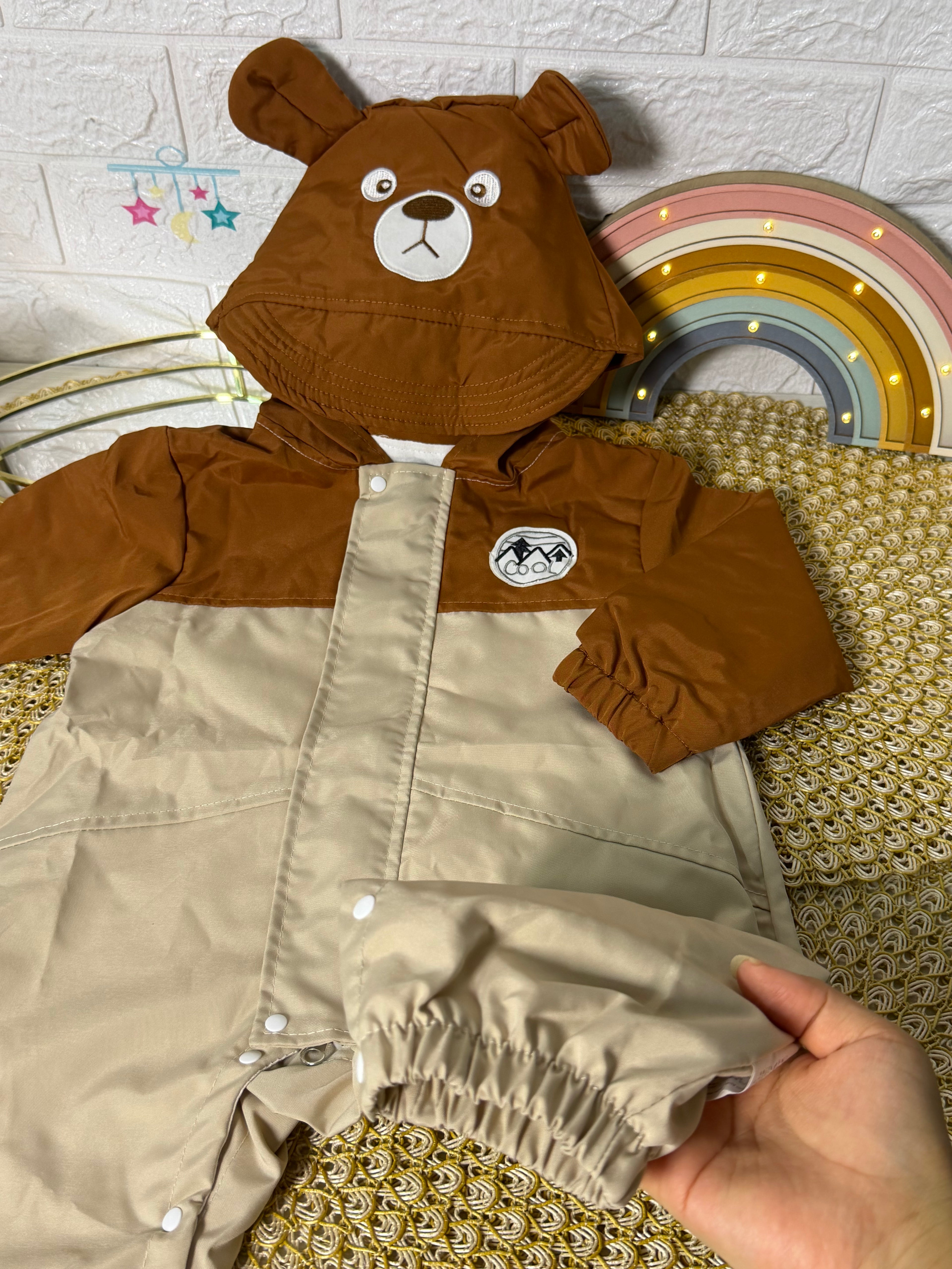 Enterizo con capucha de oso