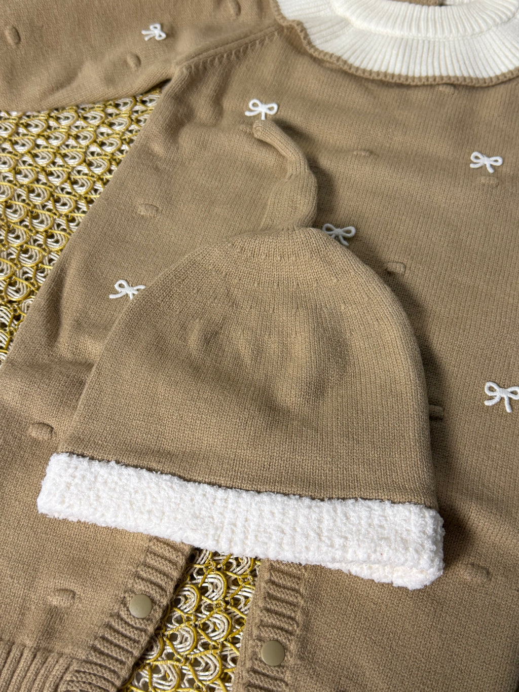 Enterizo de punto con gorrito