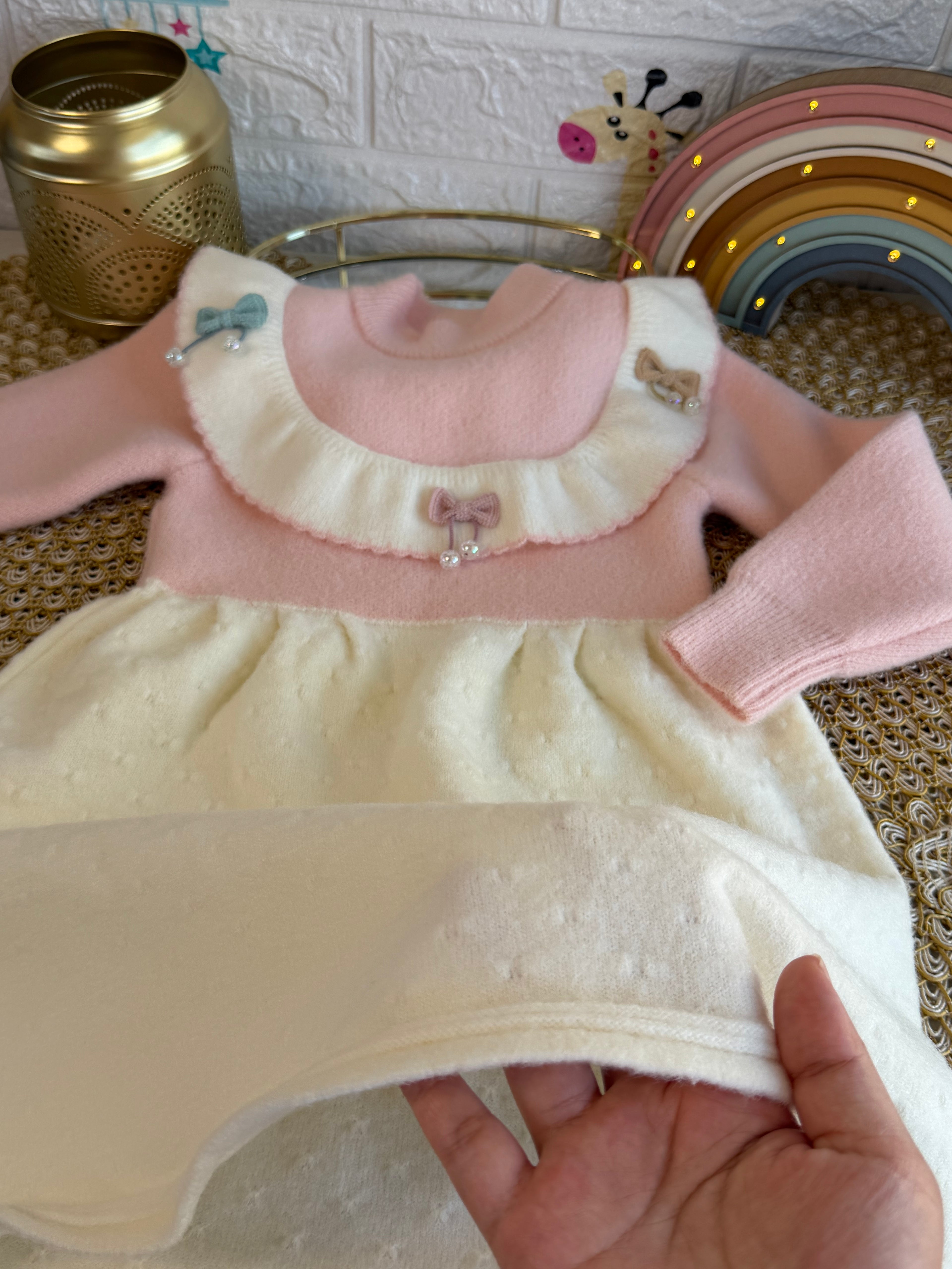 Vestido tejido rosa con blanco
