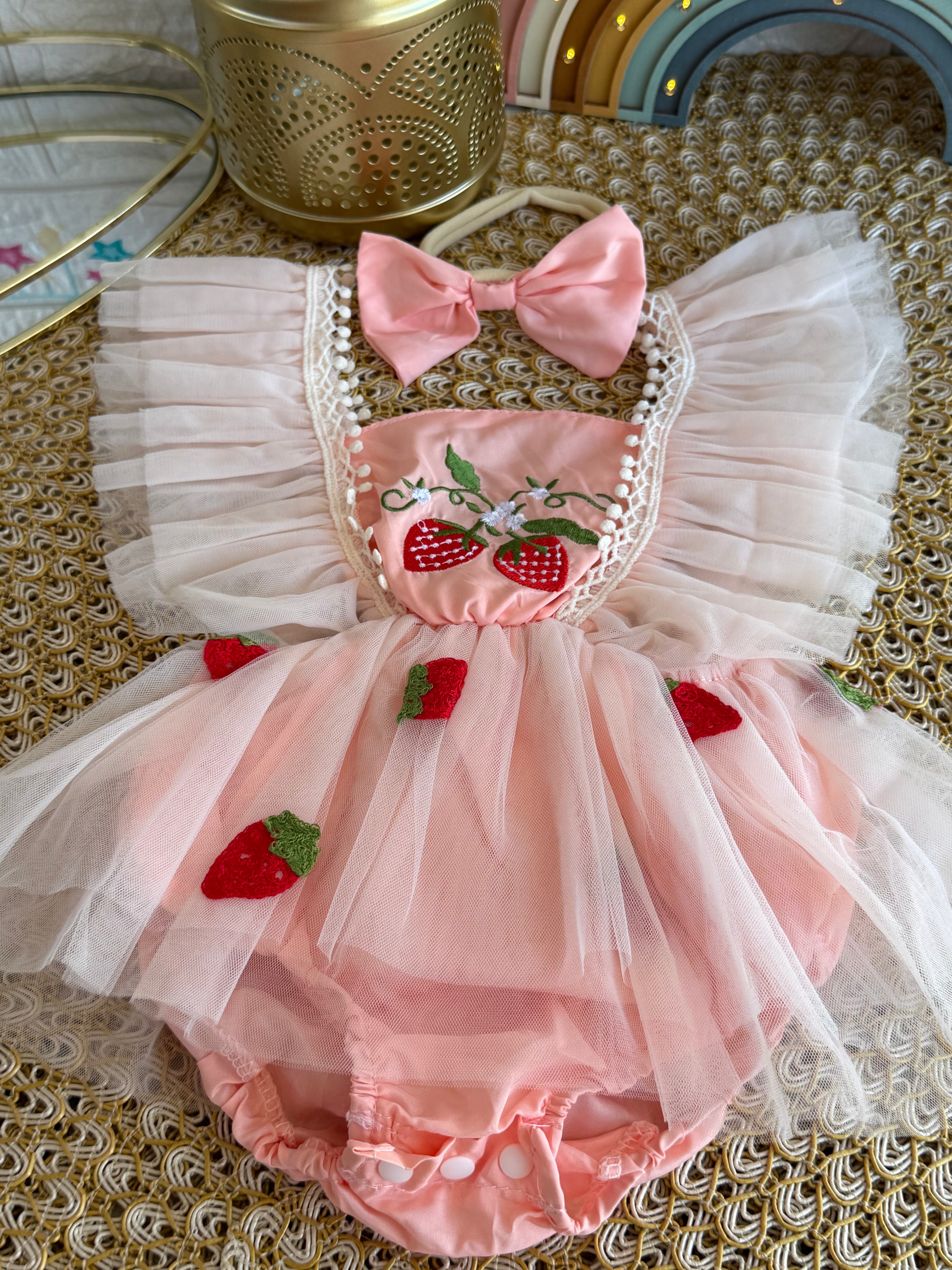 Vestido tull rosa fresitas