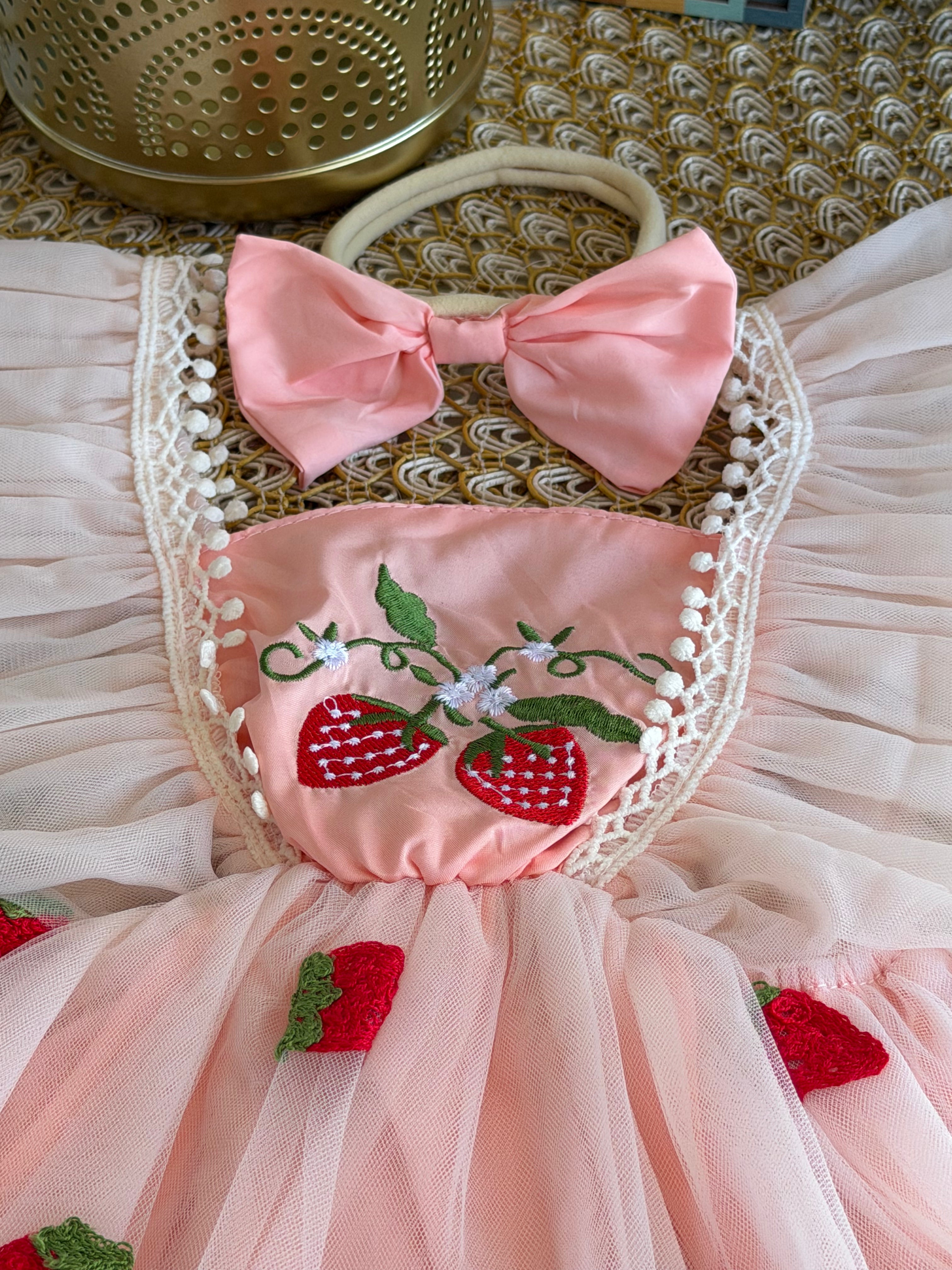 Vestido tull rosa fresitas