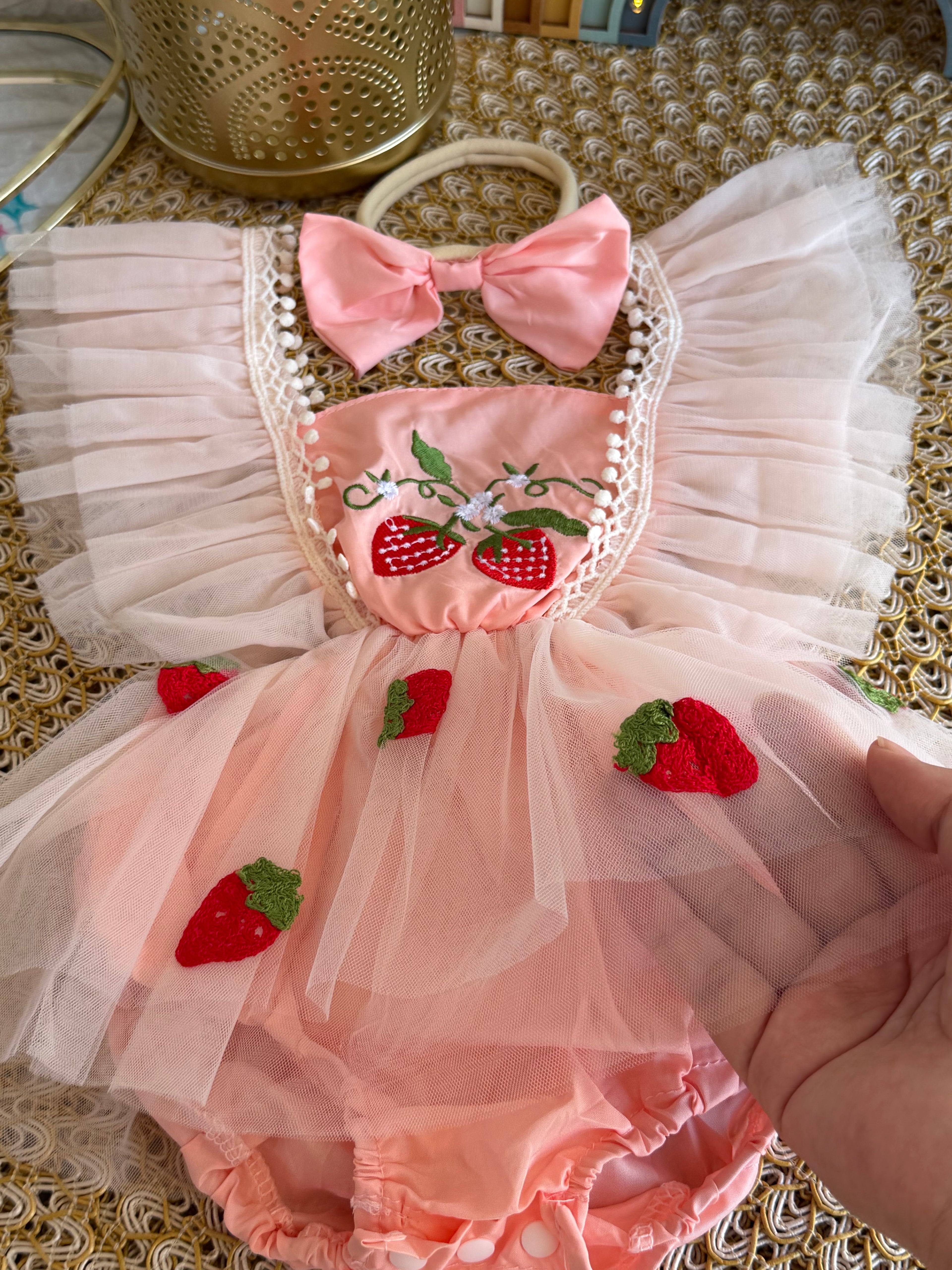 Vestido tull rosa fresitas