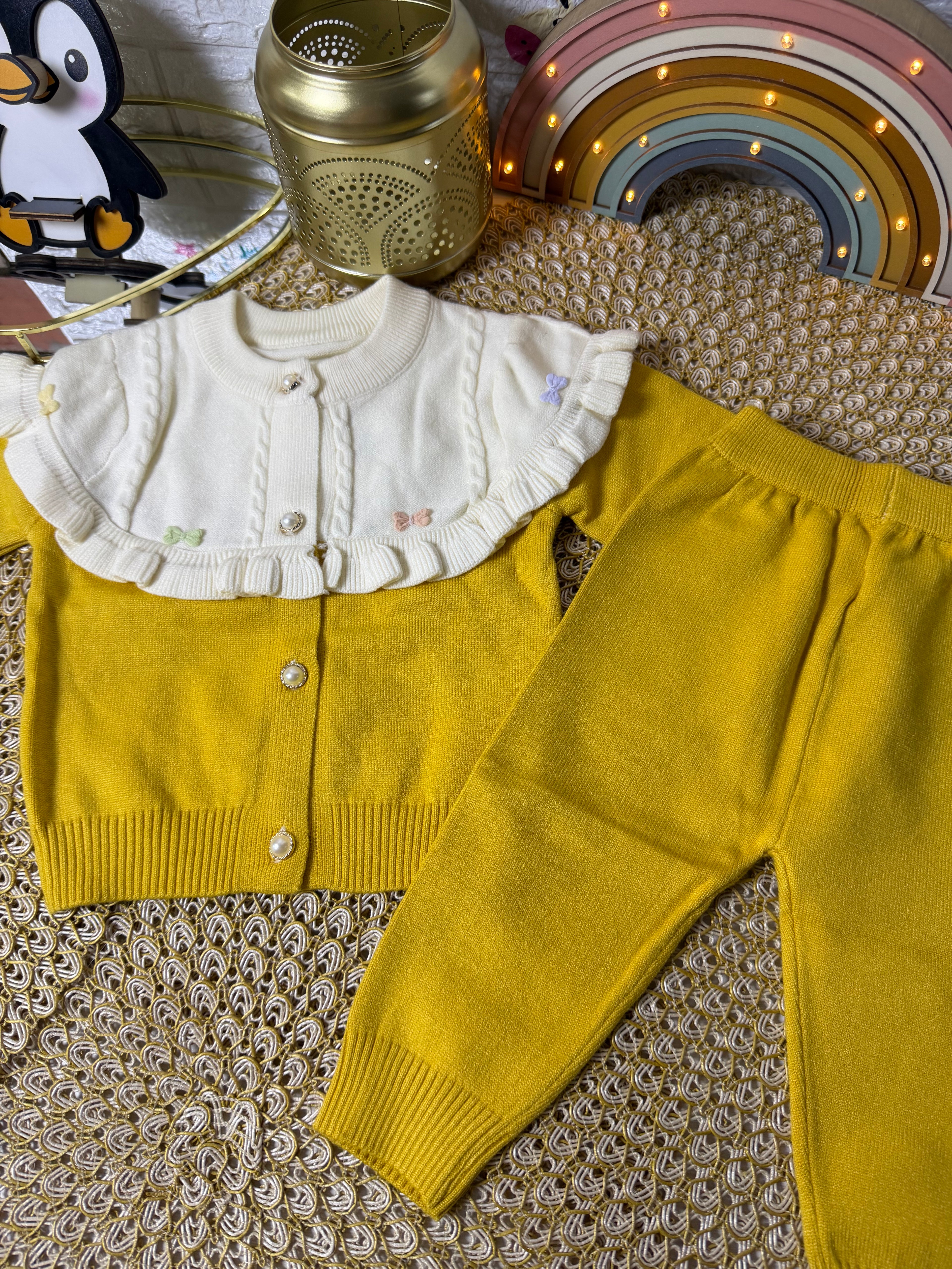 Conjunto amarillo botones perlas