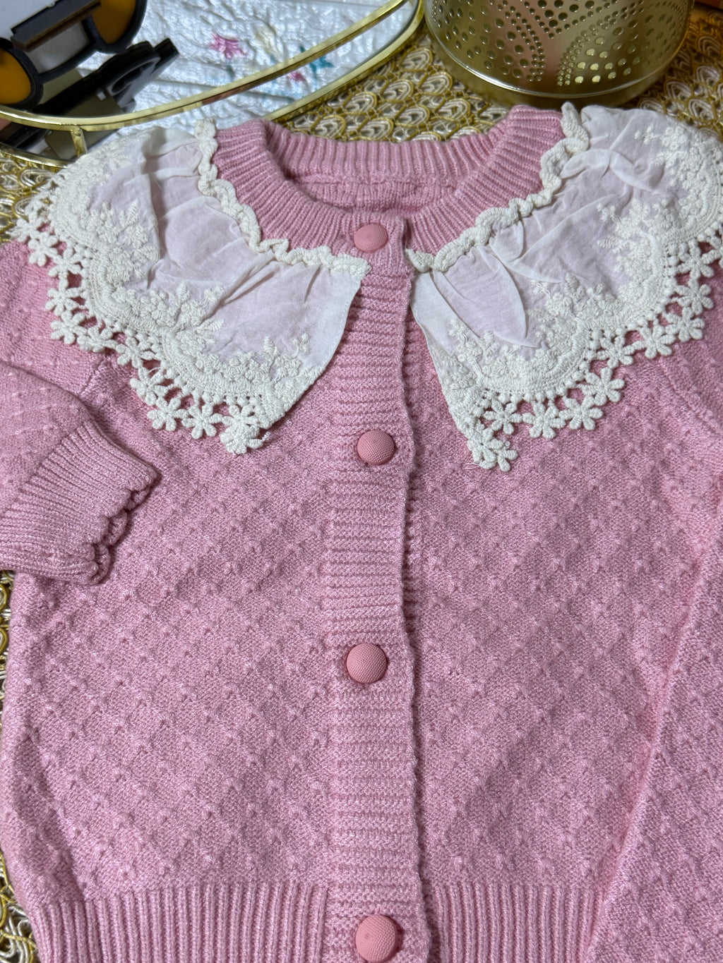 Conjunto tejido con cuello encaje