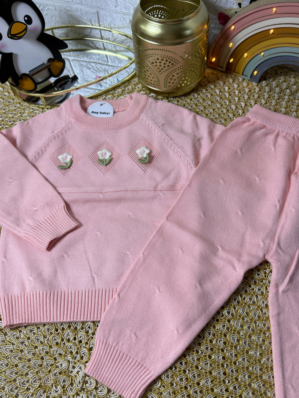 Conjunto rosa flores bordadas
