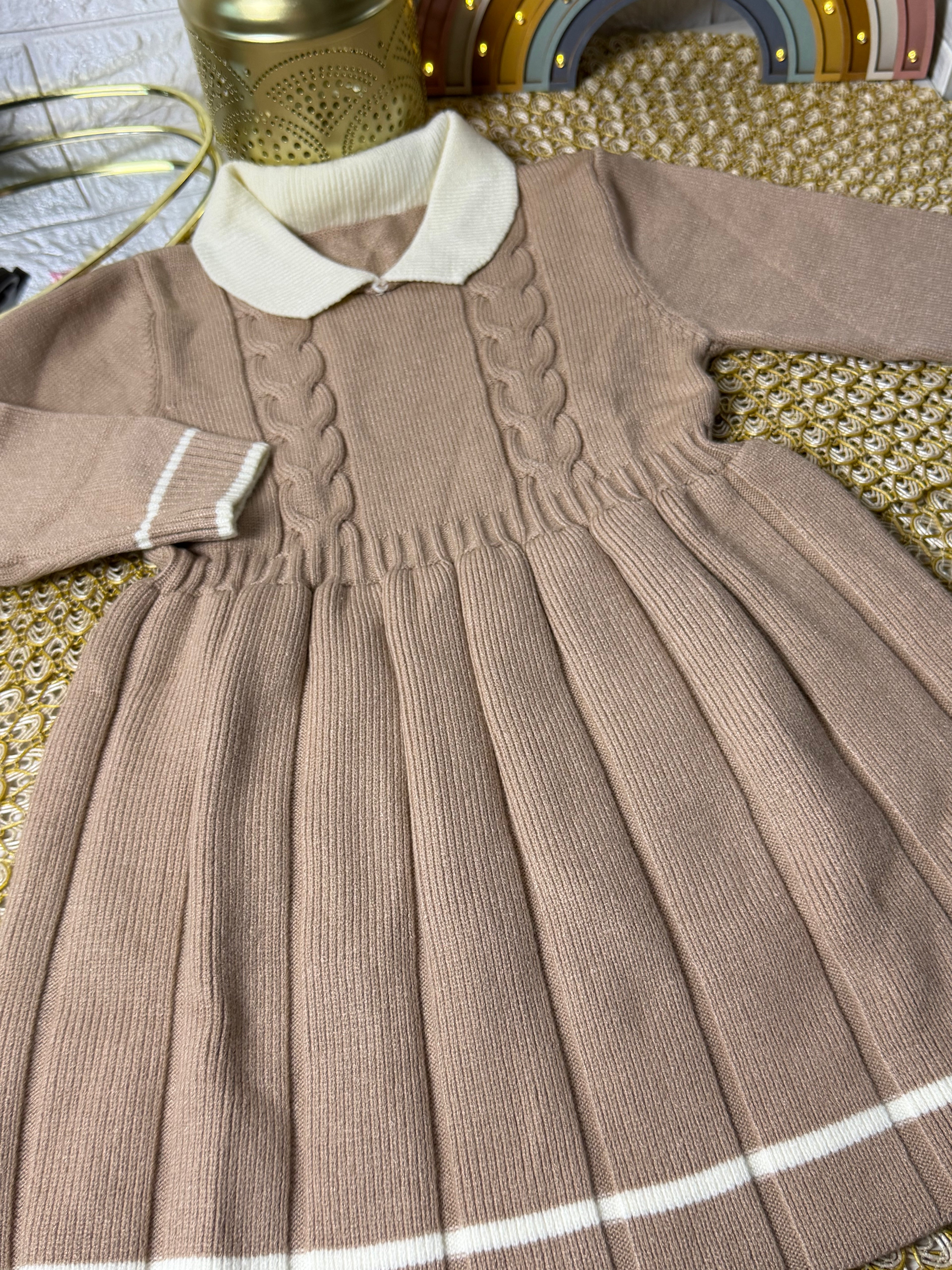 Vestido tejido camel
