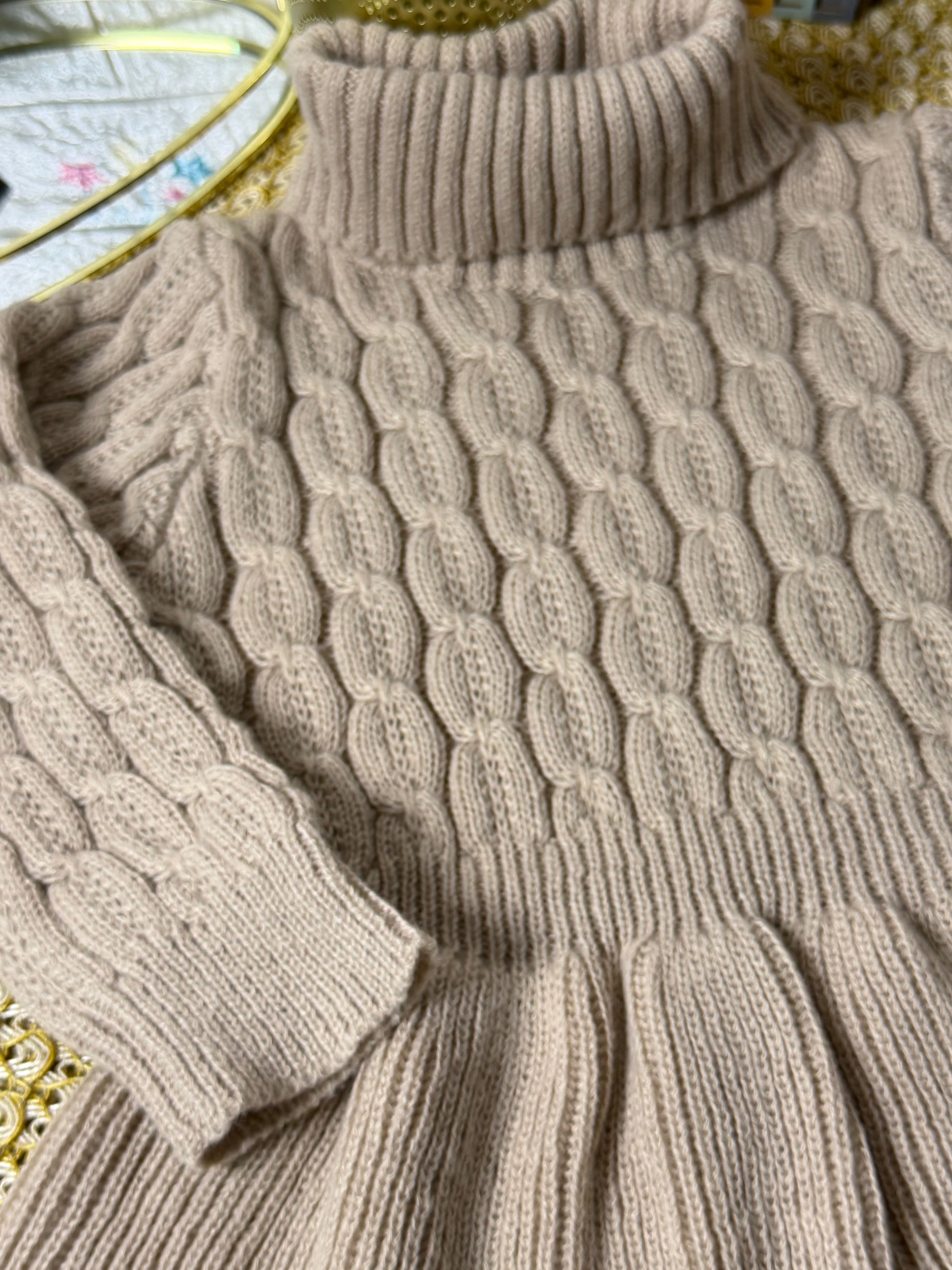 Vestido tejido cuello tortuga