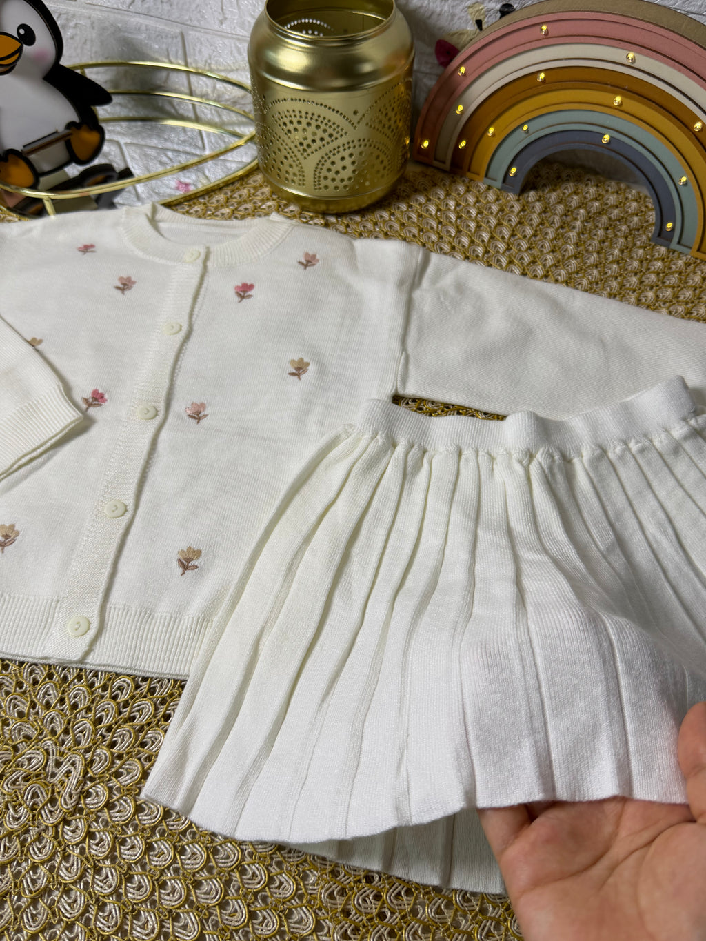 Conjunto tejido crema con falda