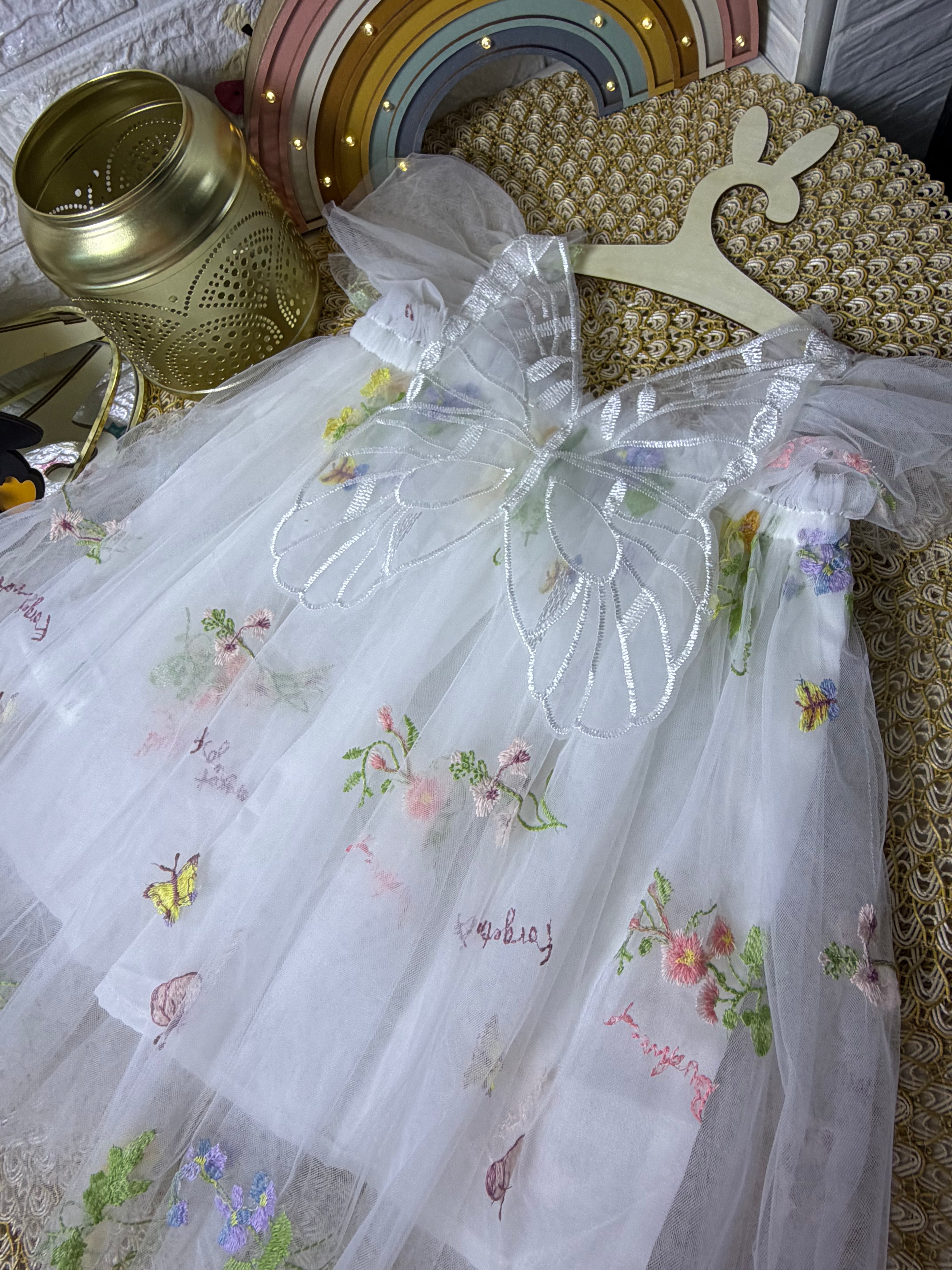 Vestido tull blanco alas mariposa