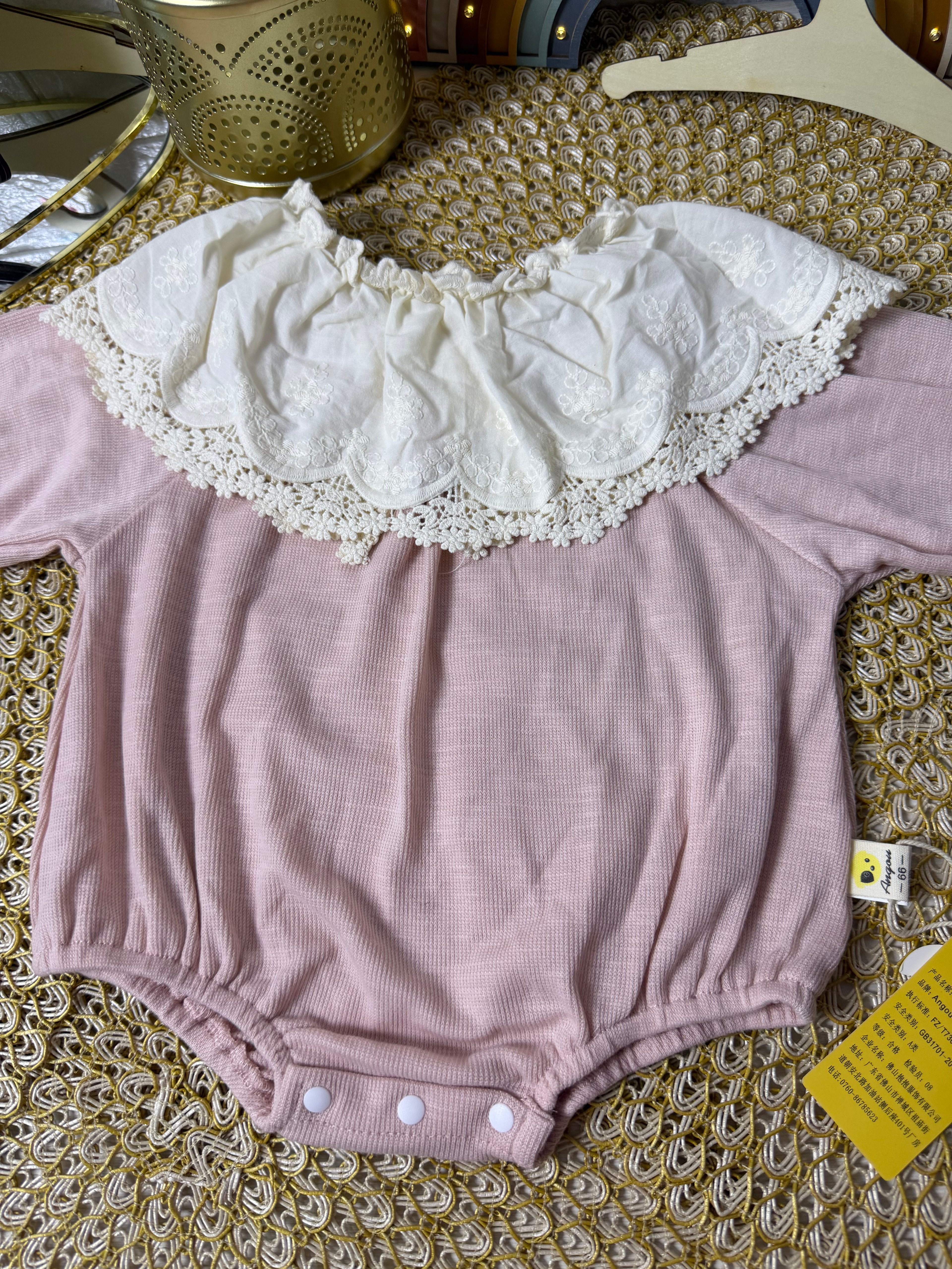 Body con cuello encaje