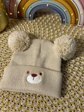 Gorro de punto carita oso bordado