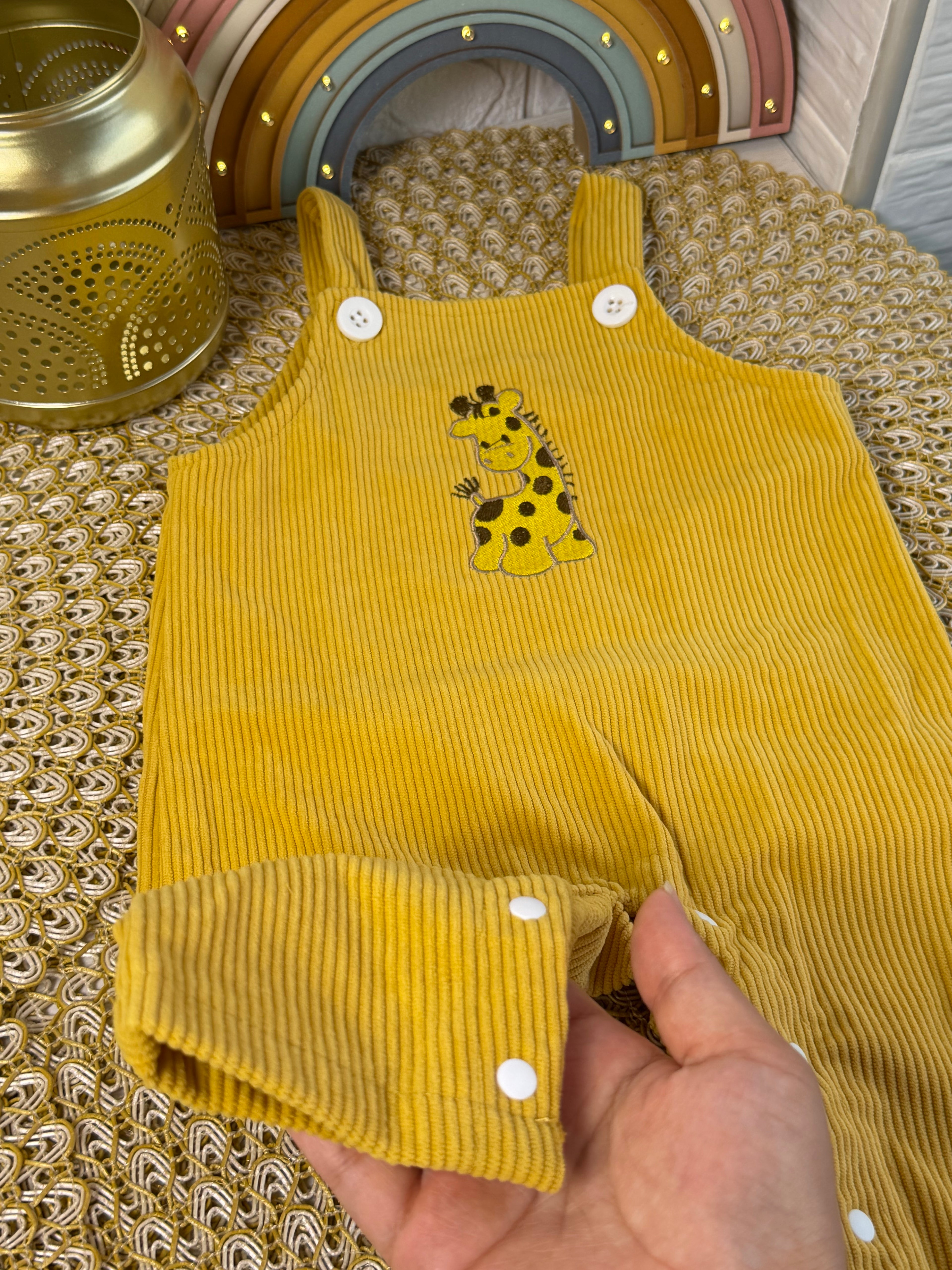 Overol amarillo jirafa