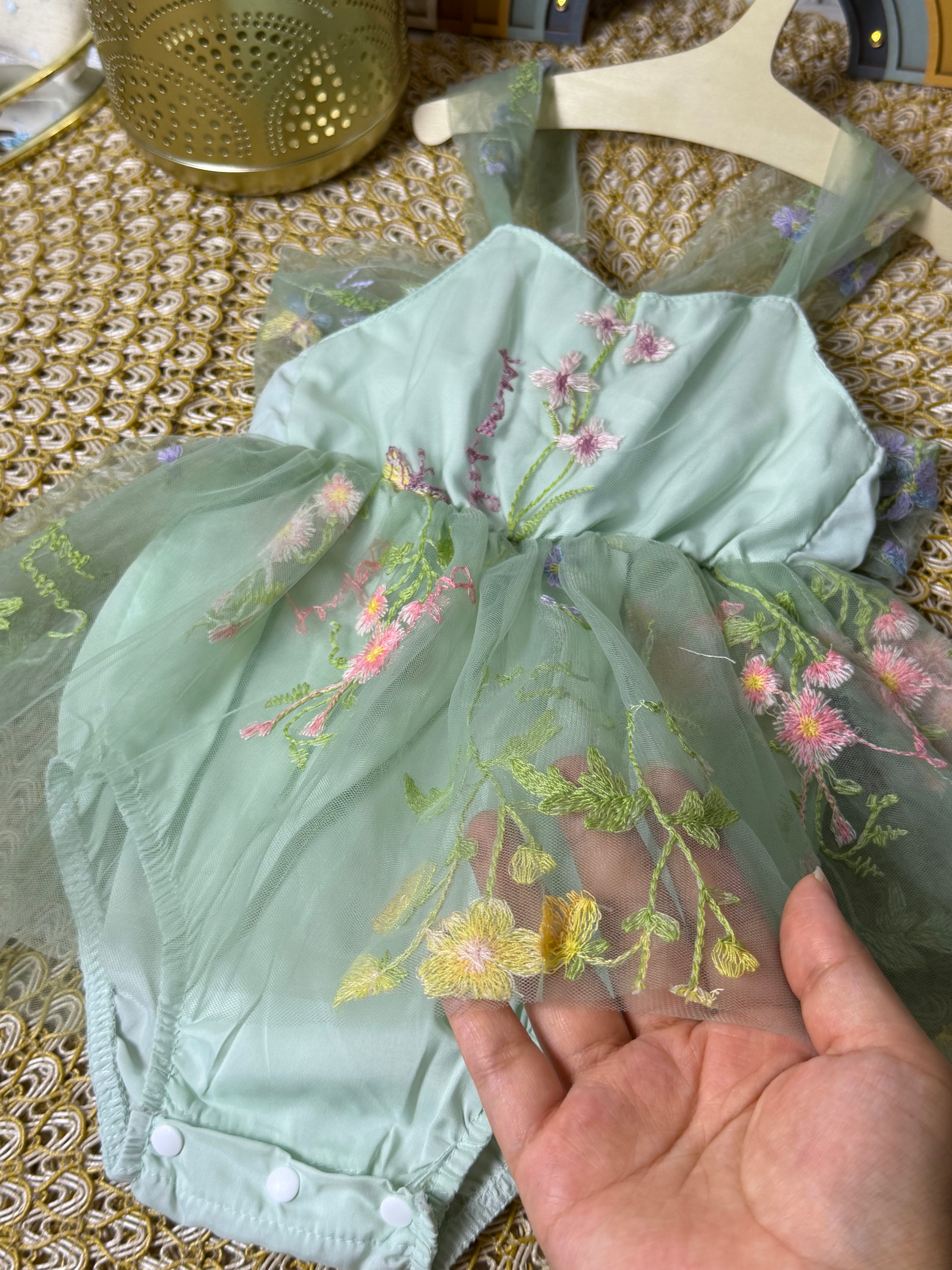 Pelele tull verde floreado