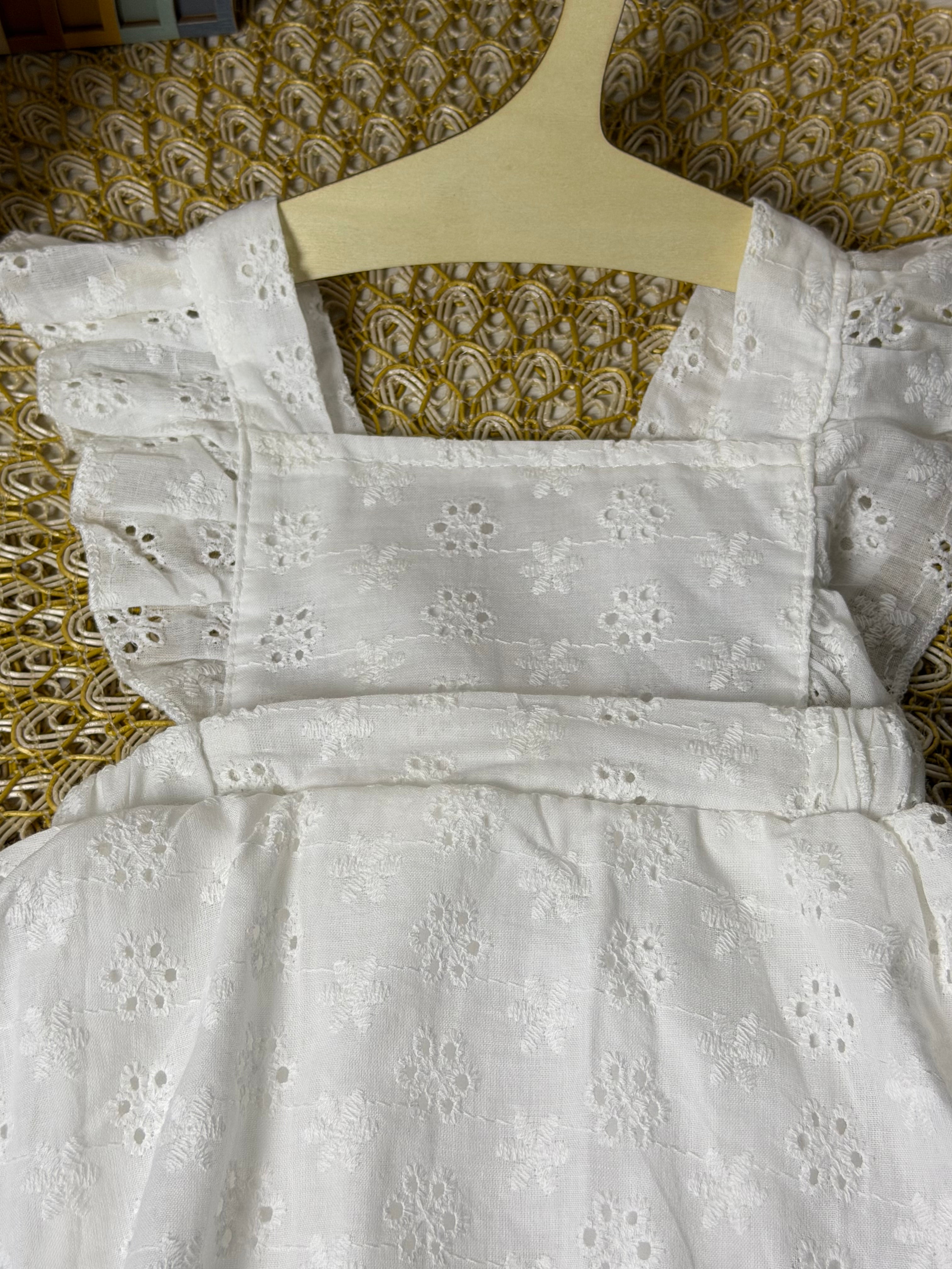 Pelele blanco bordados calados