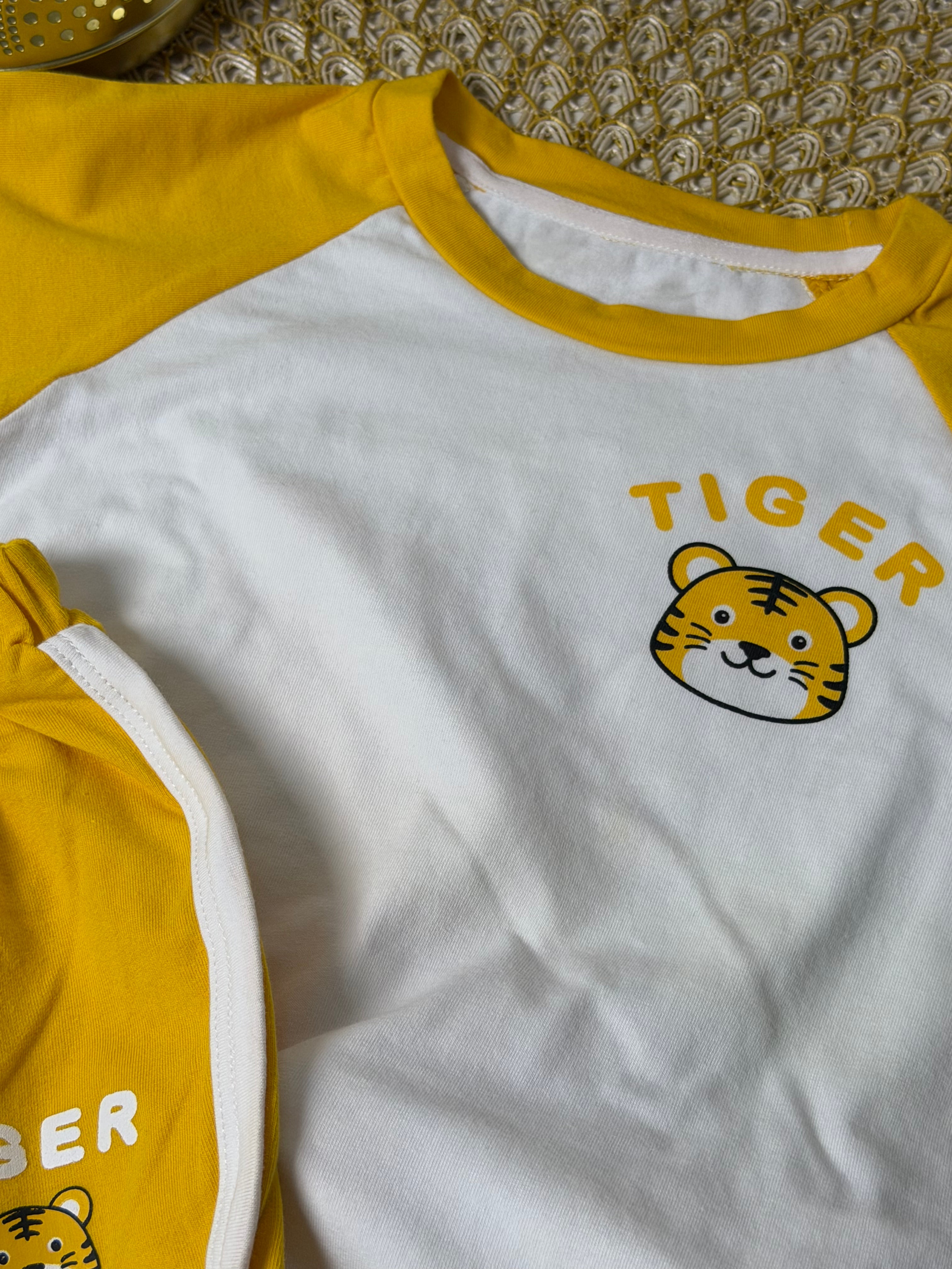 Conjunto 2 piezas tiger amarillo