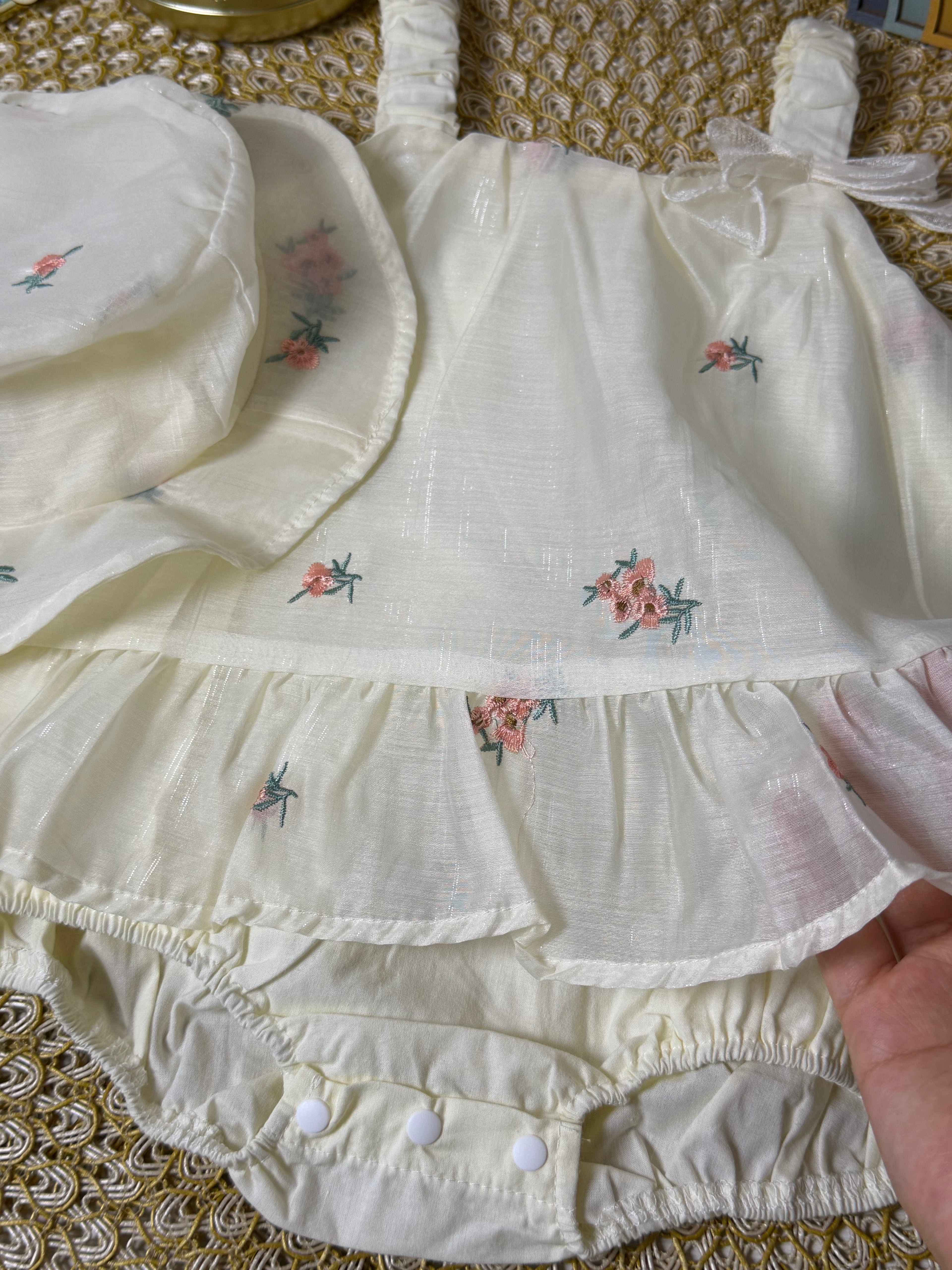 Body vestido con gorrito