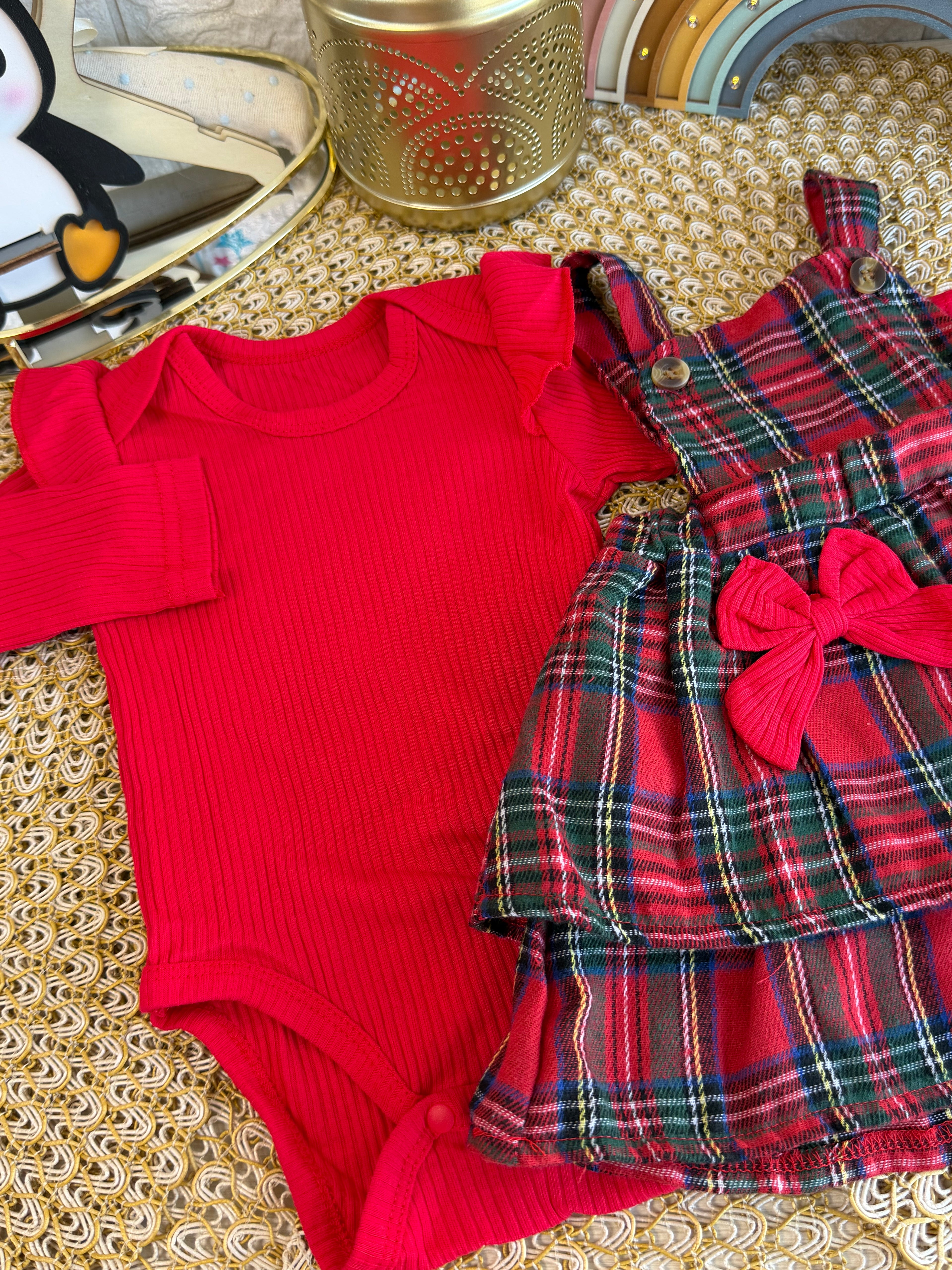 Conjunto 2 piezas body rojo y overol