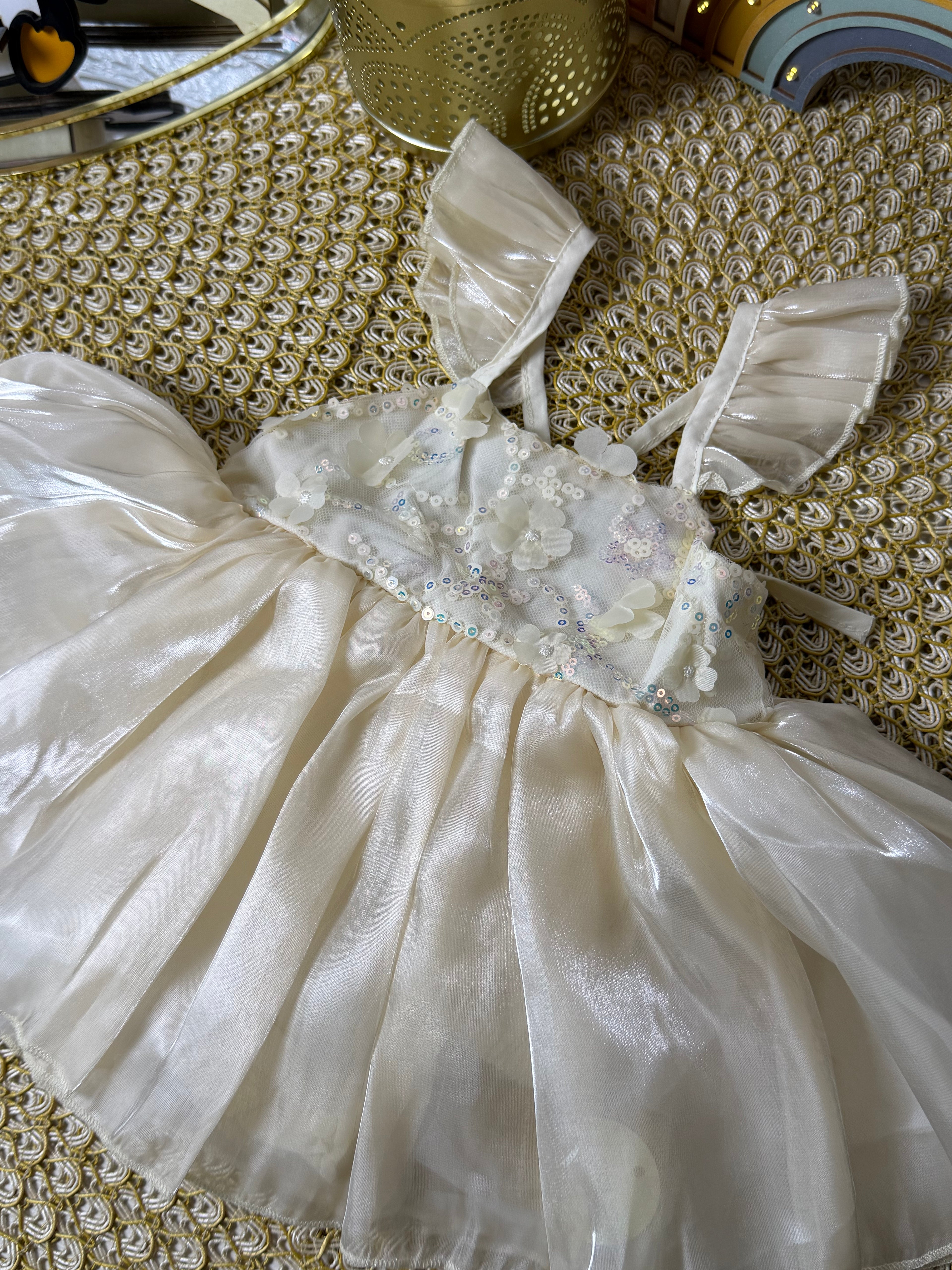 Body vestido crema brillitos✨