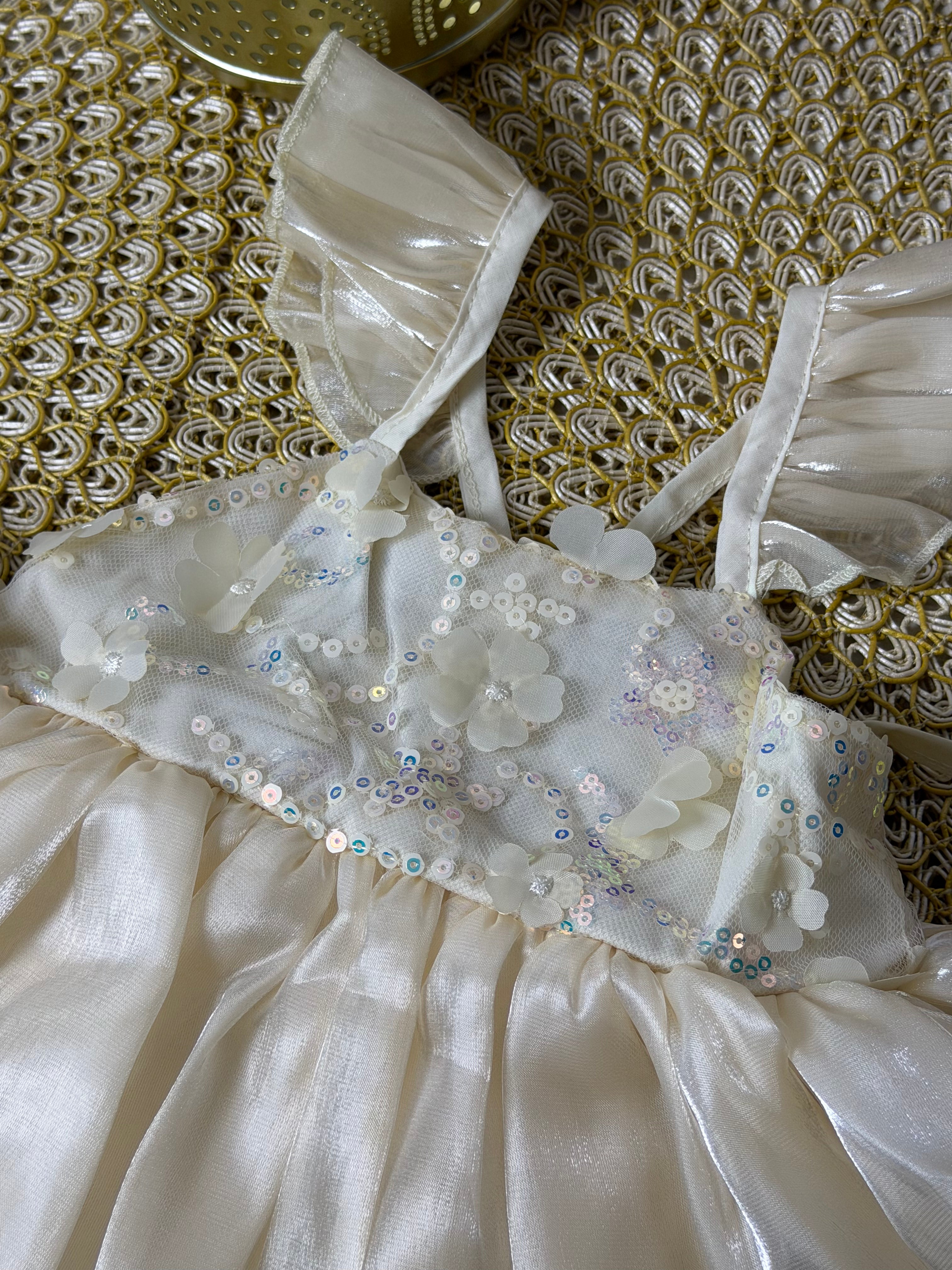 Body vestido crema brillitos✨