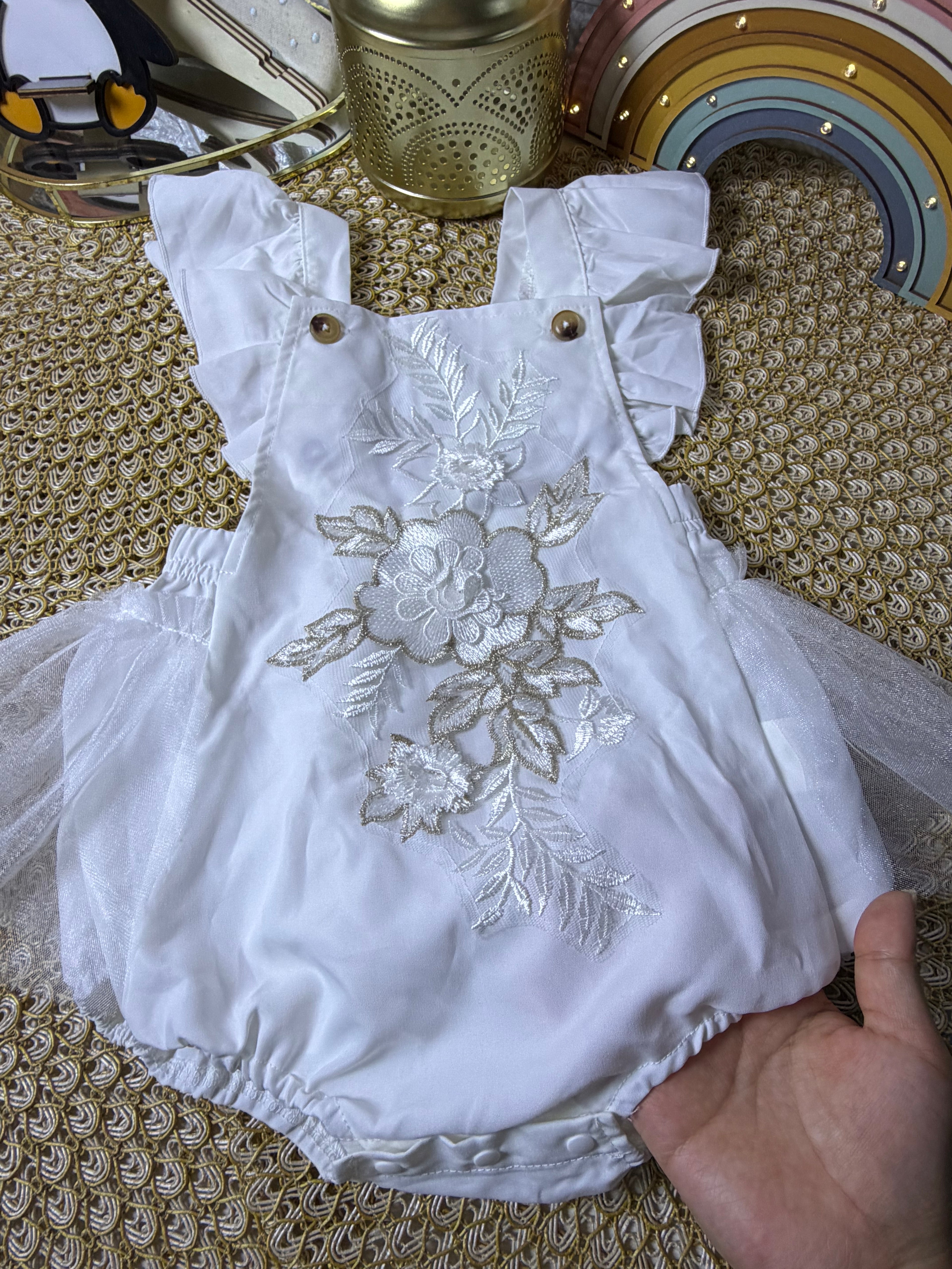 Pelele blanco con encaje