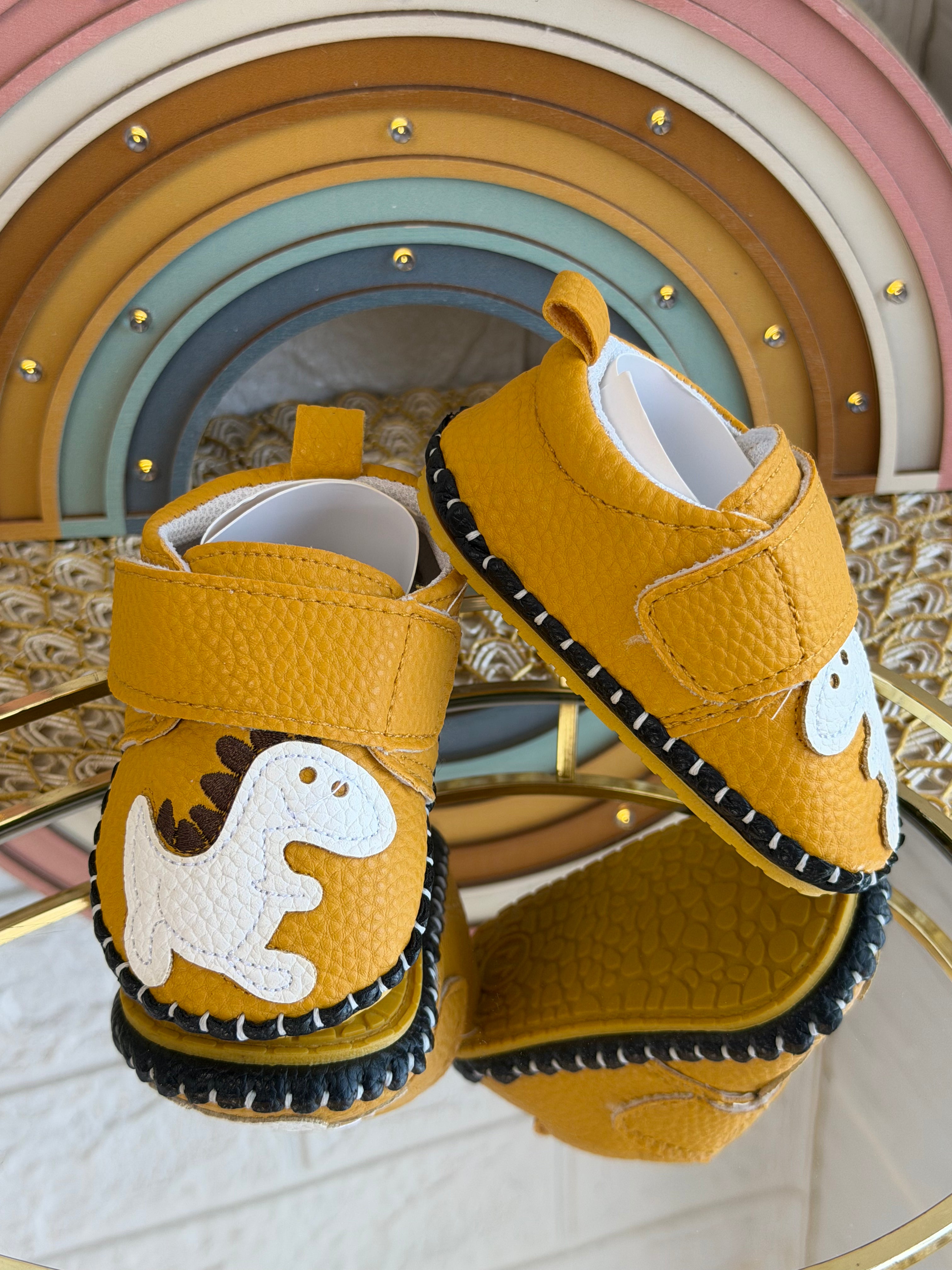 Zapatos para bebé dinosaurio
