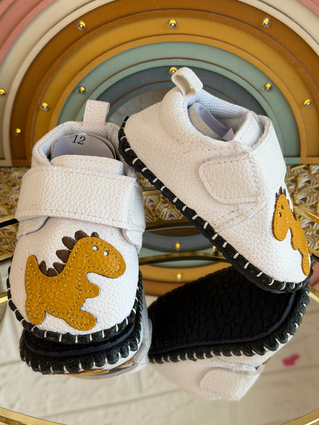 Zapatos para bebé dinosaurio