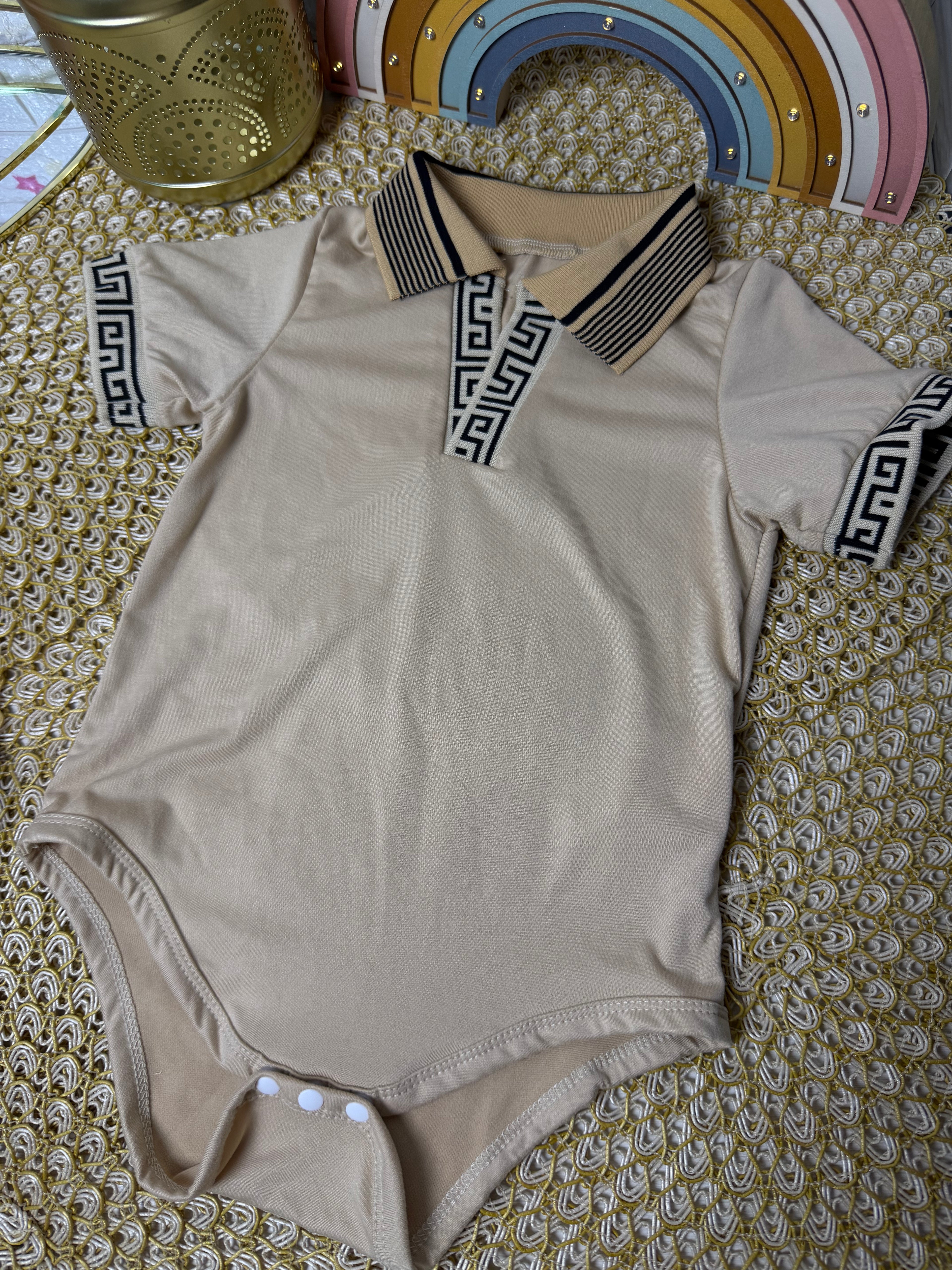 Body cuello triangular caqui