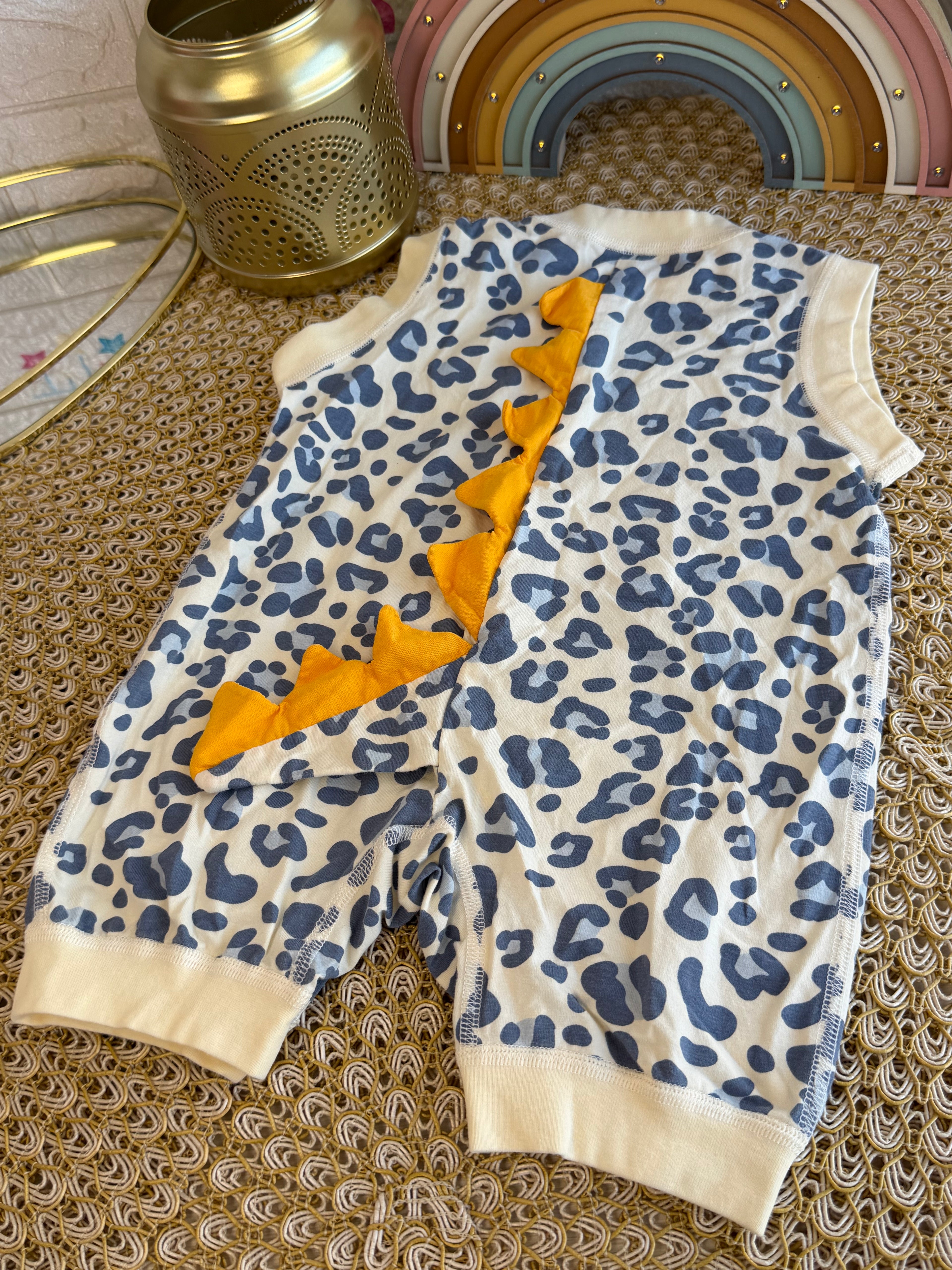 Enterizo dinosaurio amarillo