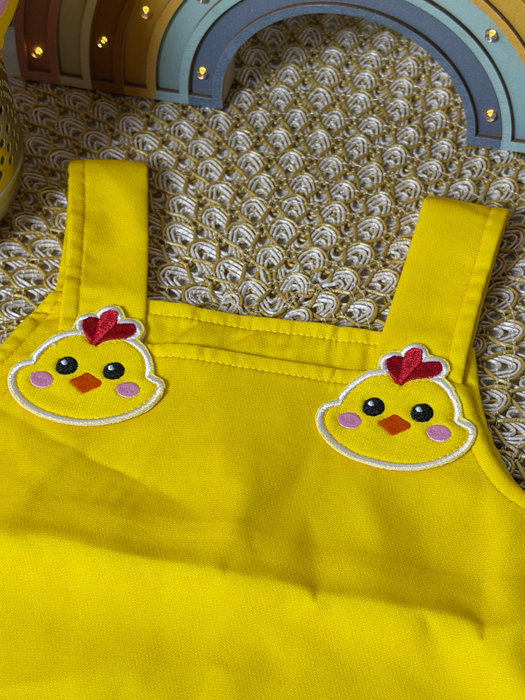Enterizo con gorro pollito