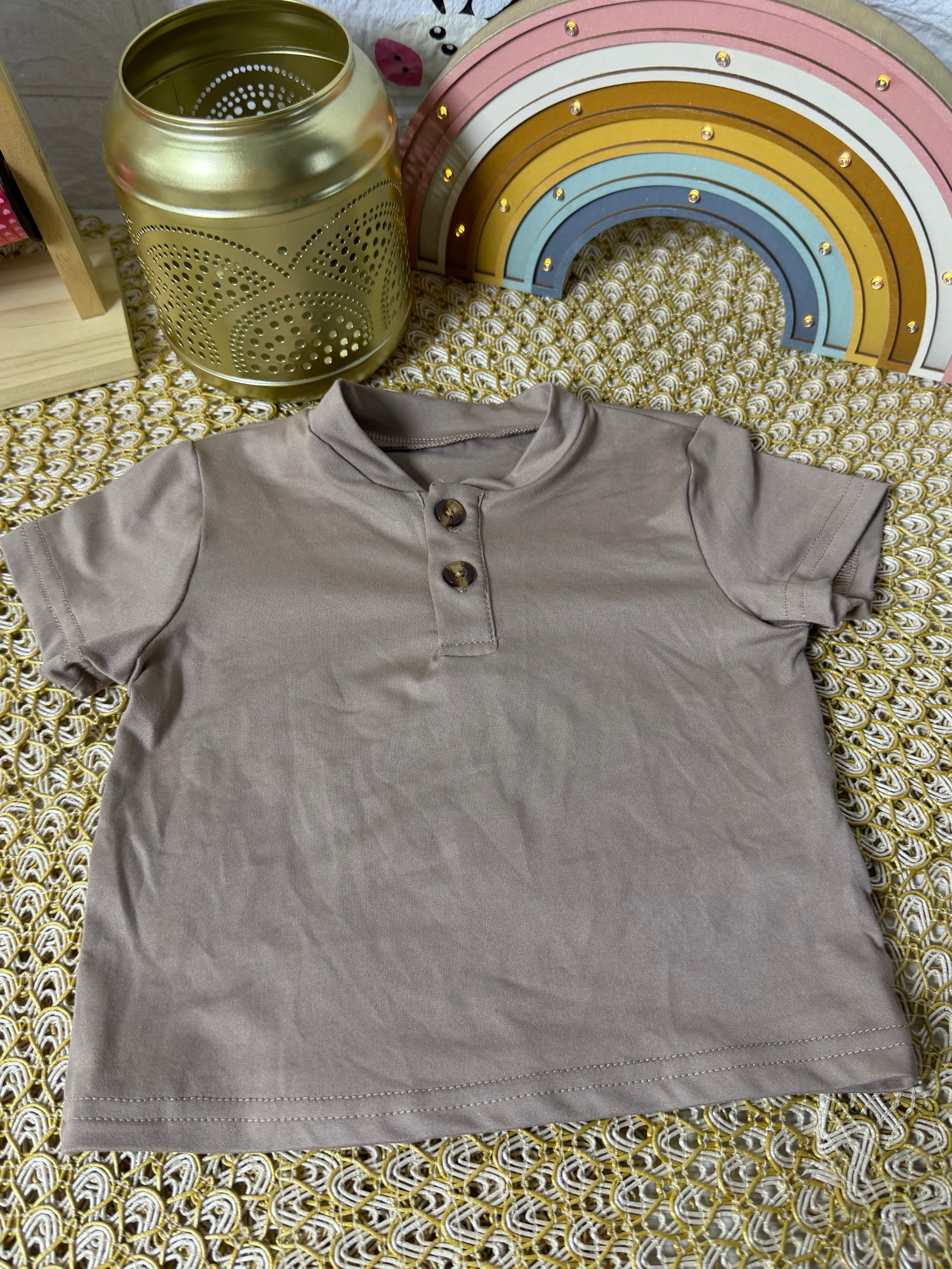 Camiseta con dos botones