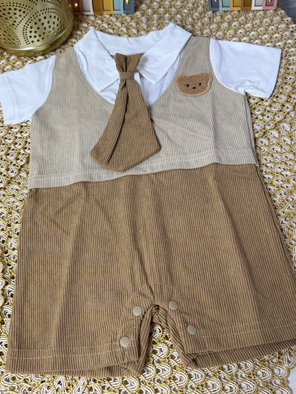 Enterizo osito con corbata