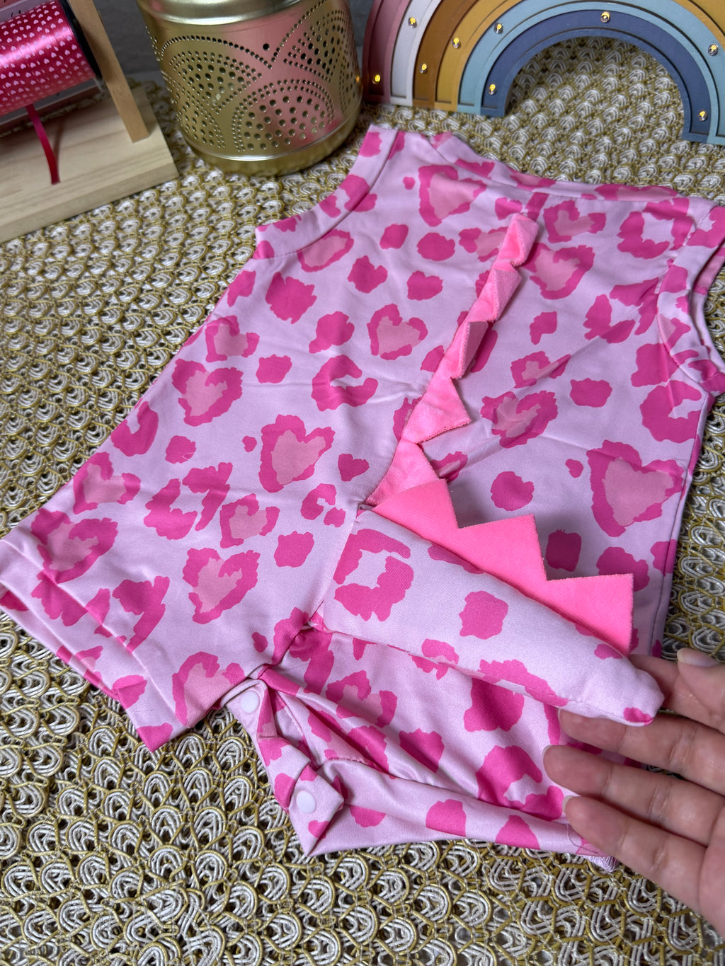 Enterizo dinosaurio rosa