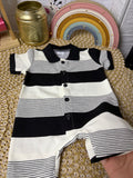 Enterizo negro con blanco a rayas
