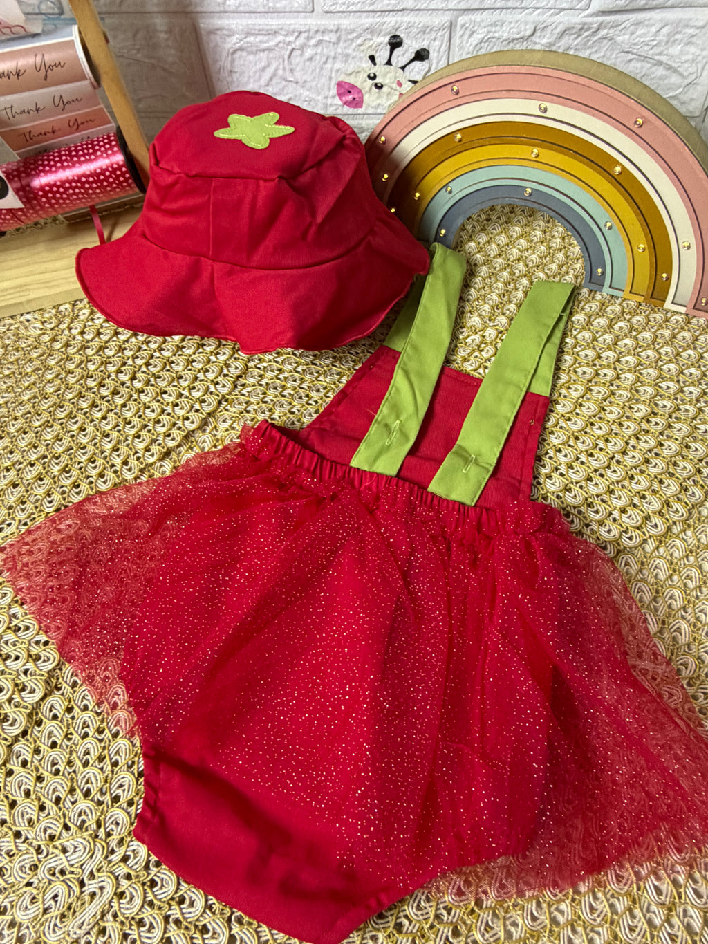 Pelele fresita con gorro