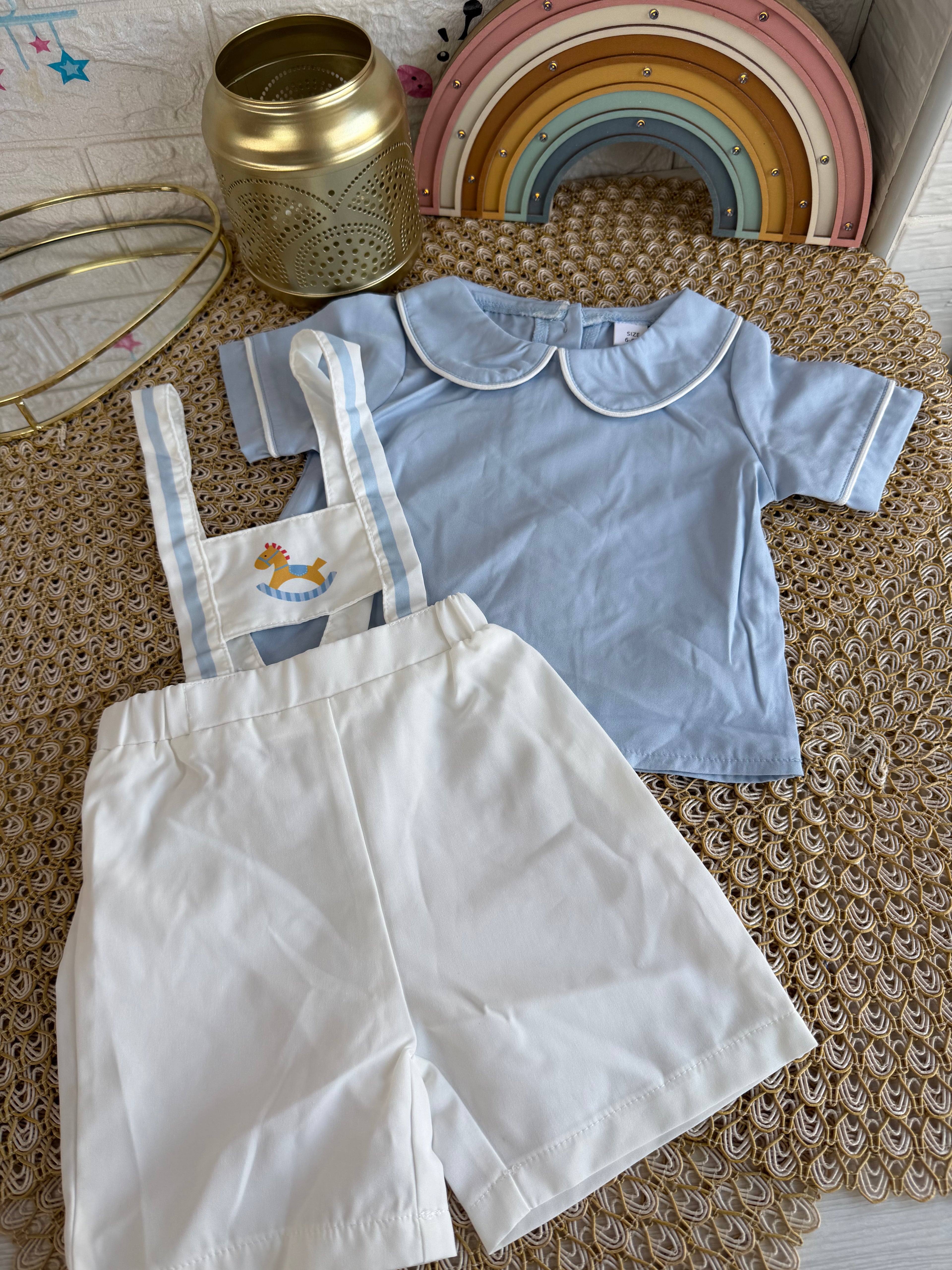 Conjunto 2 piezas celeste con overol blanco